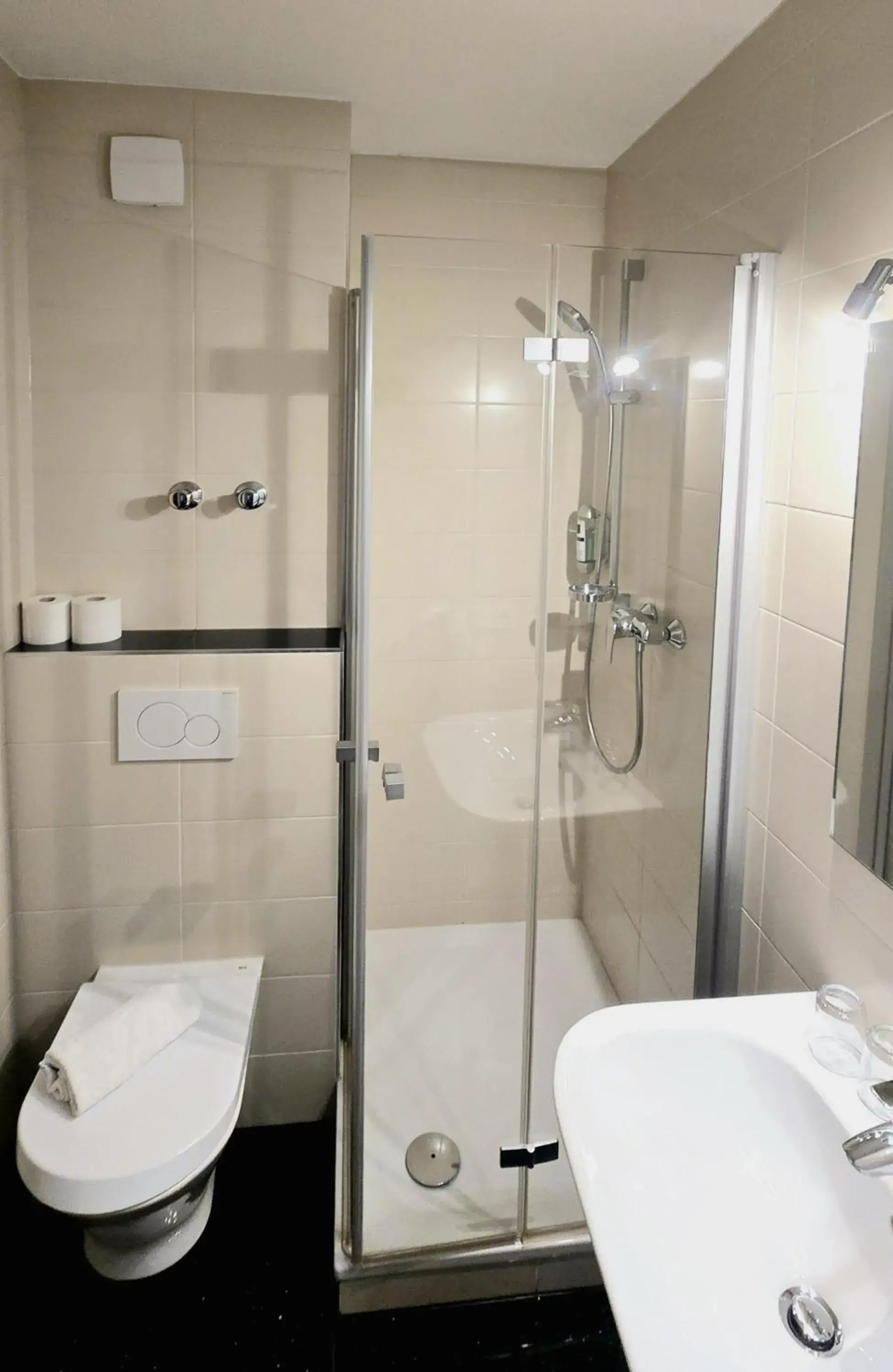 Single Room in Hotel zur Moselbrücke Single Room in Hotel zur Moselbrücke