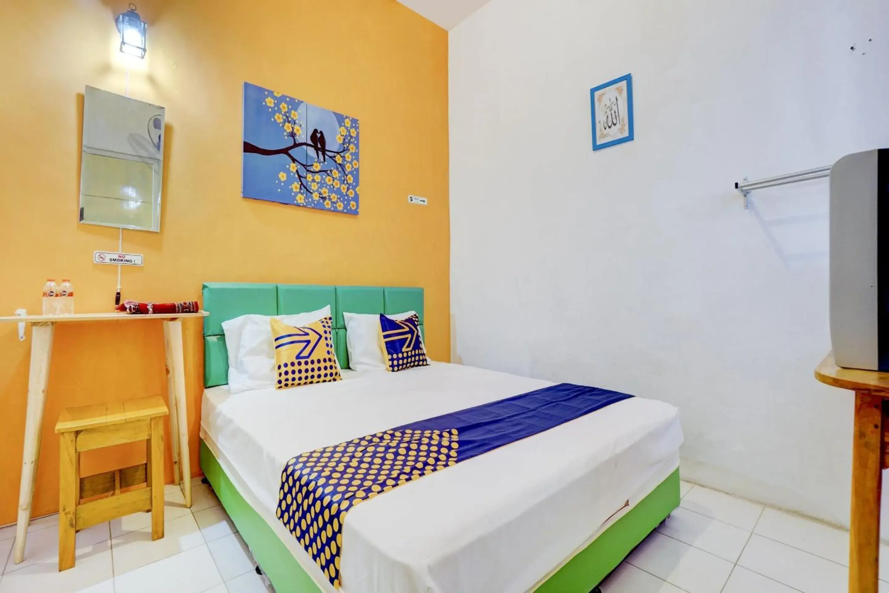 Budget Double Room in Hotel O Edotel Tebe Syariah Budget Double Room in Hotel O Edotel Tebe Syariah