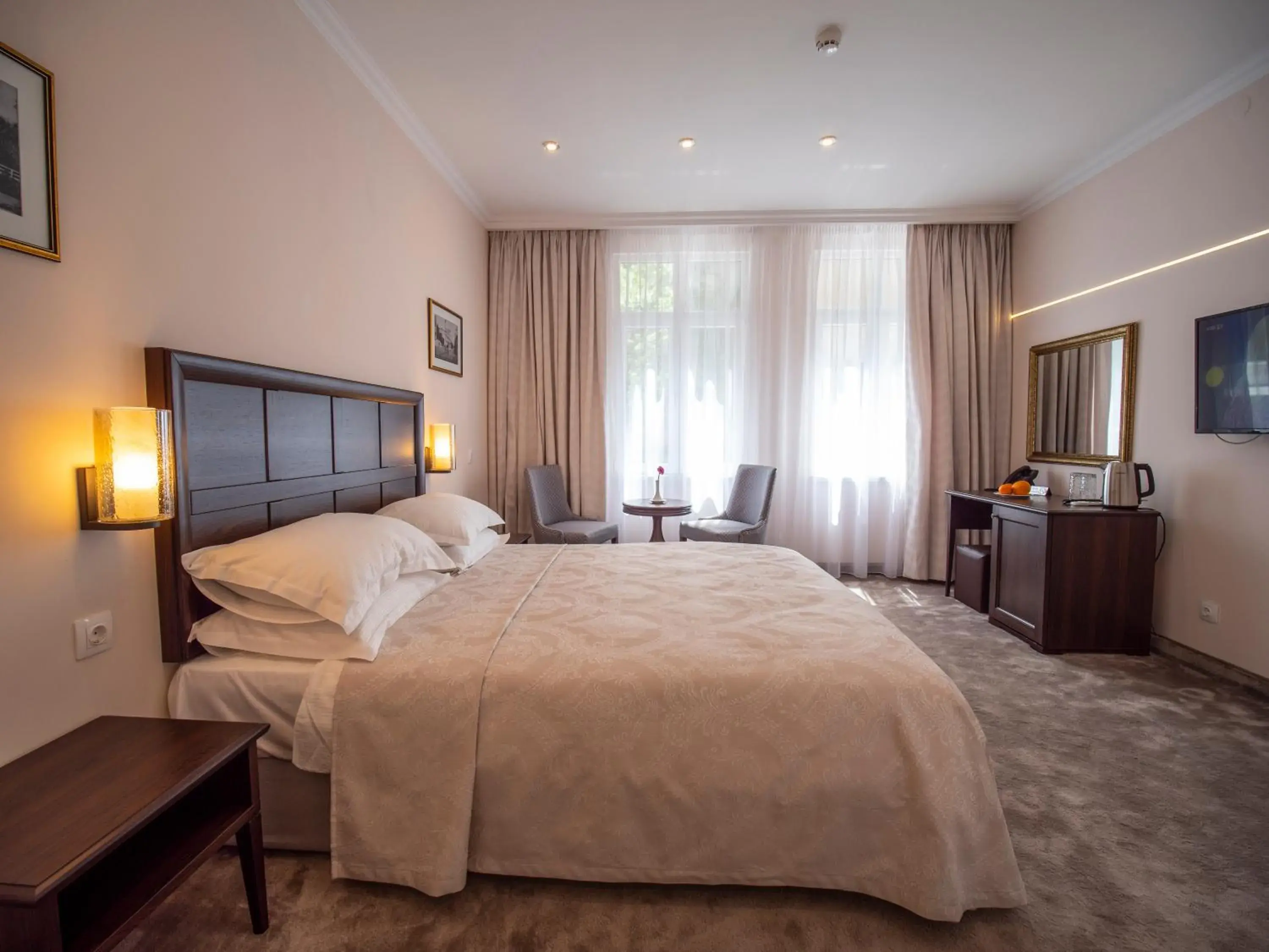 Double Deluxe Room with Disability Access in The Moon Boutique Hotel Double Deluxe Room with Disability Access in The Moon Boutique Hotel