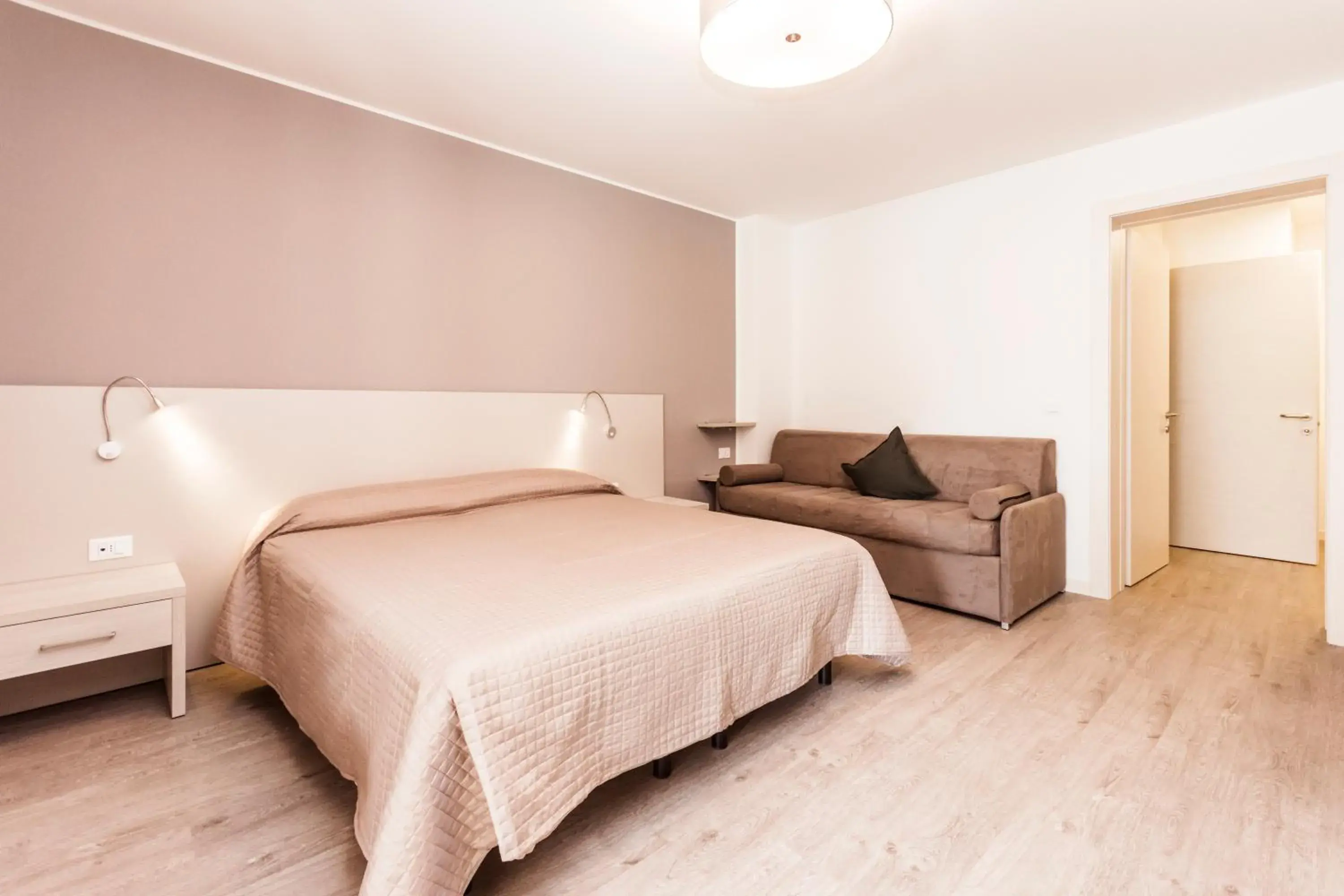 Double or Twin Room with Garden View in Hotel Residence - Il Giardino del Cigno Double or Twin Room with Garden View in Hotel Residence - Il Giardino del Cigno