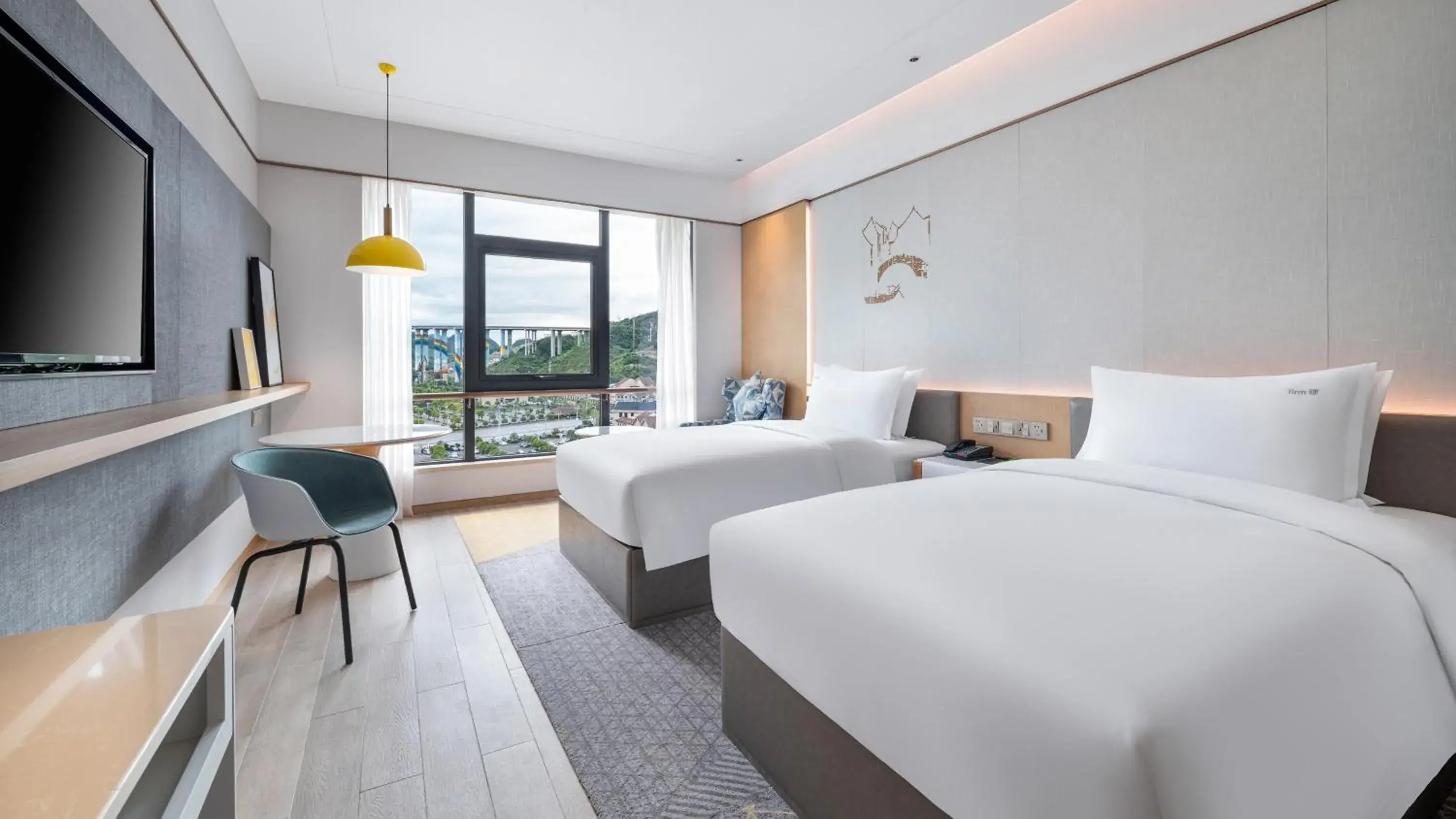 Standard Double Room with Two Double Beds and Mountain View in Holiday Inn Tongren Wanshan by IHG Standard Double Room with Two Double Beds and Mountain View in Holiday Inn Tongren Wanshan by IHG