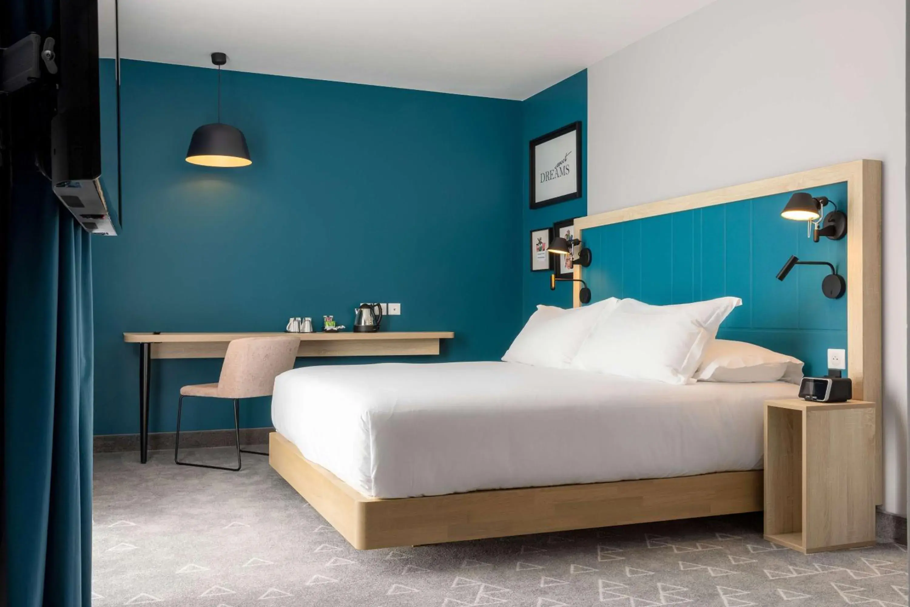 King Room in Hampton by Hilton Tours Centre, France King Room in Hampton by Hilton Tours Centre, France