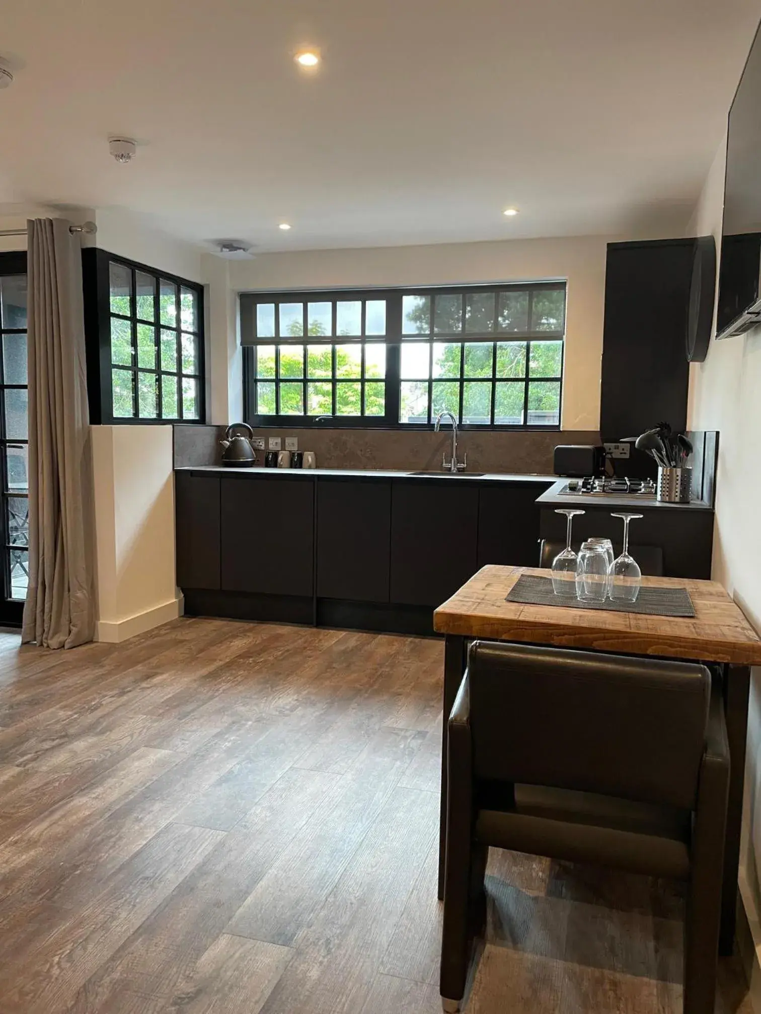 Deluxe Studio in Booking Urban at Halstead Deluxe Studio in Booking Urban at Halstead