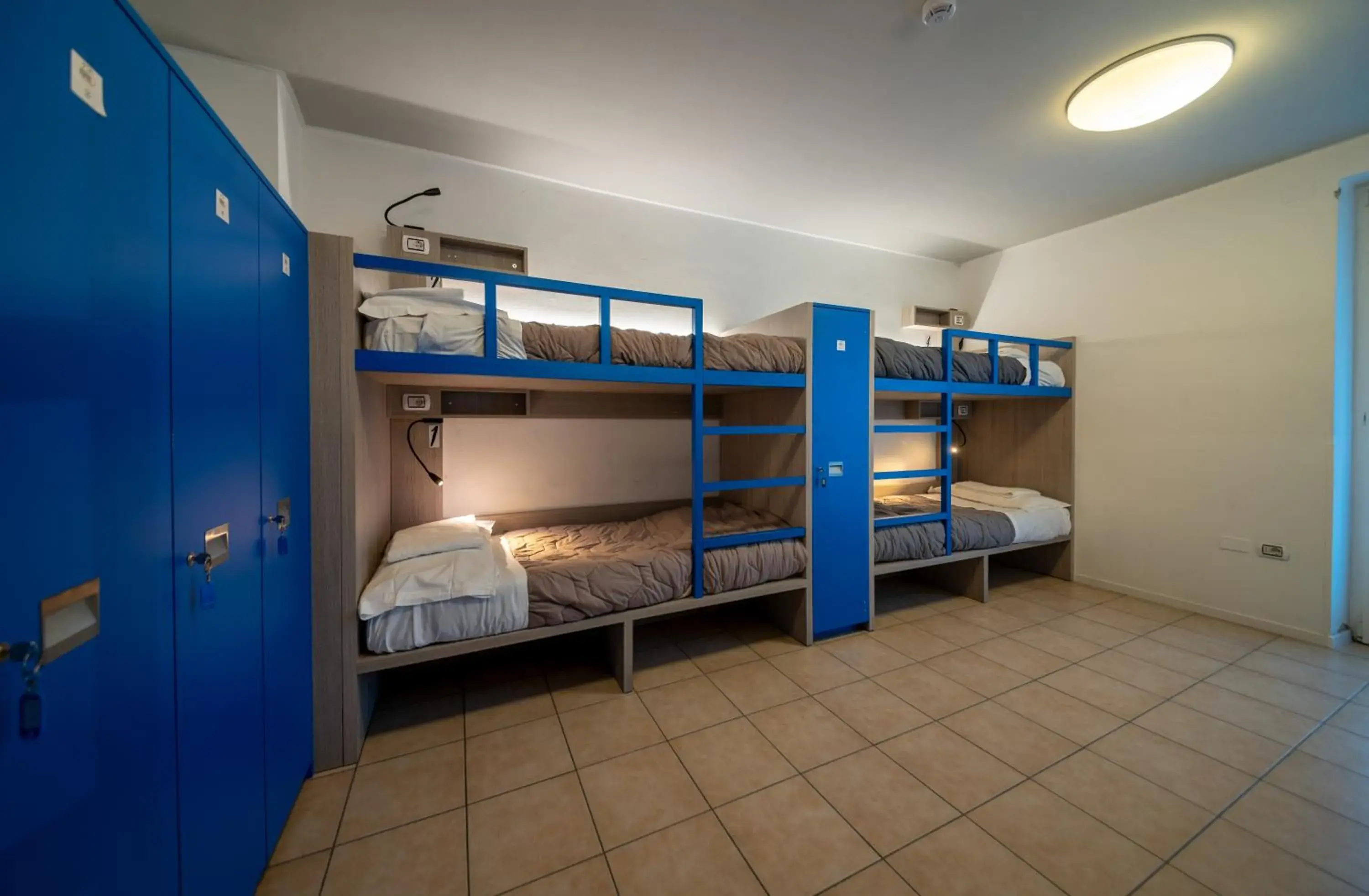 Bunk Bed in Mixed Dormitory Room in Ostello Città di Rovereto Bunk Bed in Mixed Dormitory Room in Ostello Città di Rovereto