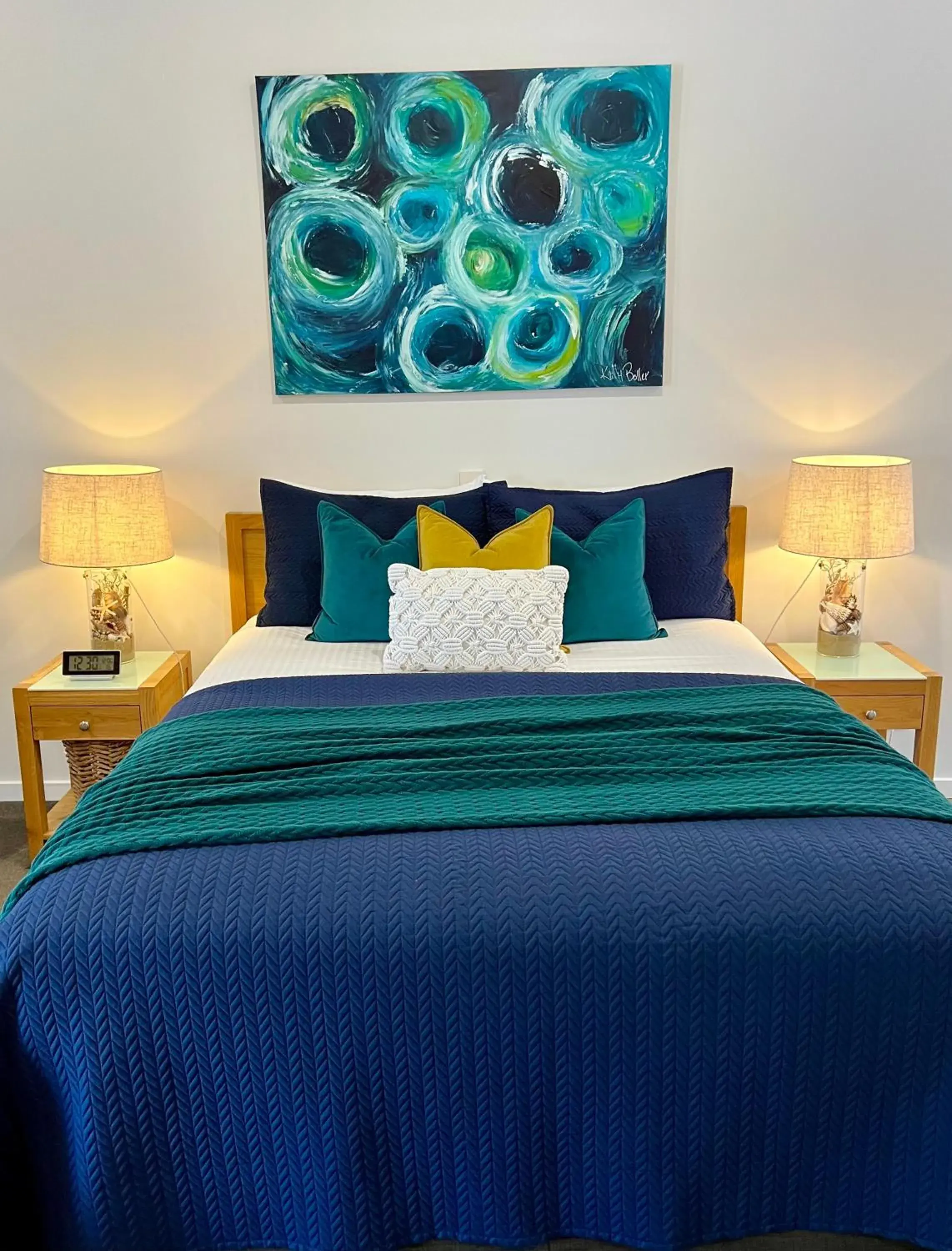 Deluxe Queen Room in Coastal Waters Motor Inn Deluxe Queen Room in Coastal Waters Motor Inn