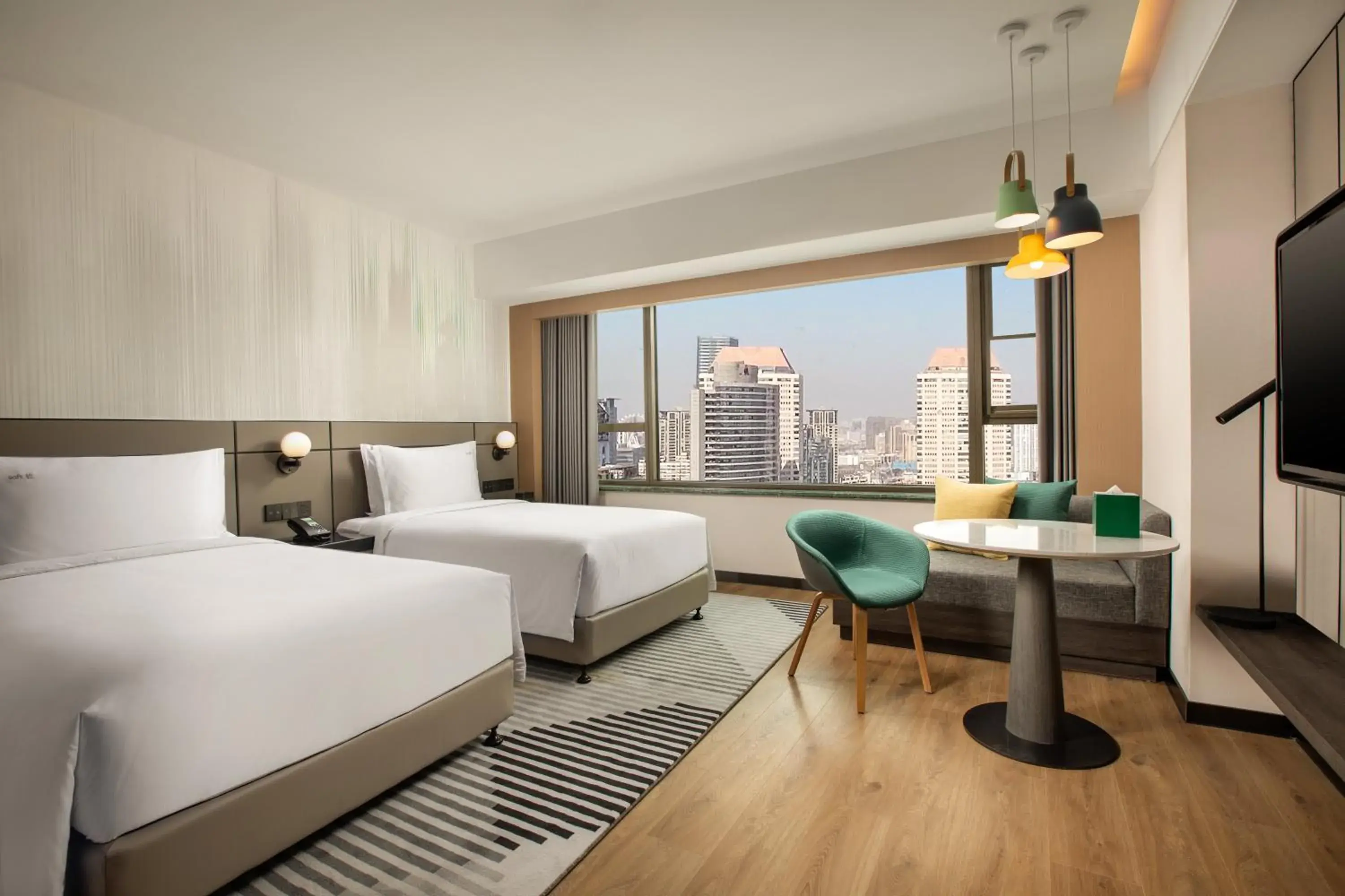 Standard Twin Room with City View in Holiday Inn Shanghai Nanjing Road by IHG Standard Twin Room with City View in Holiday Inn Shanghai Nanjing Road by IHG