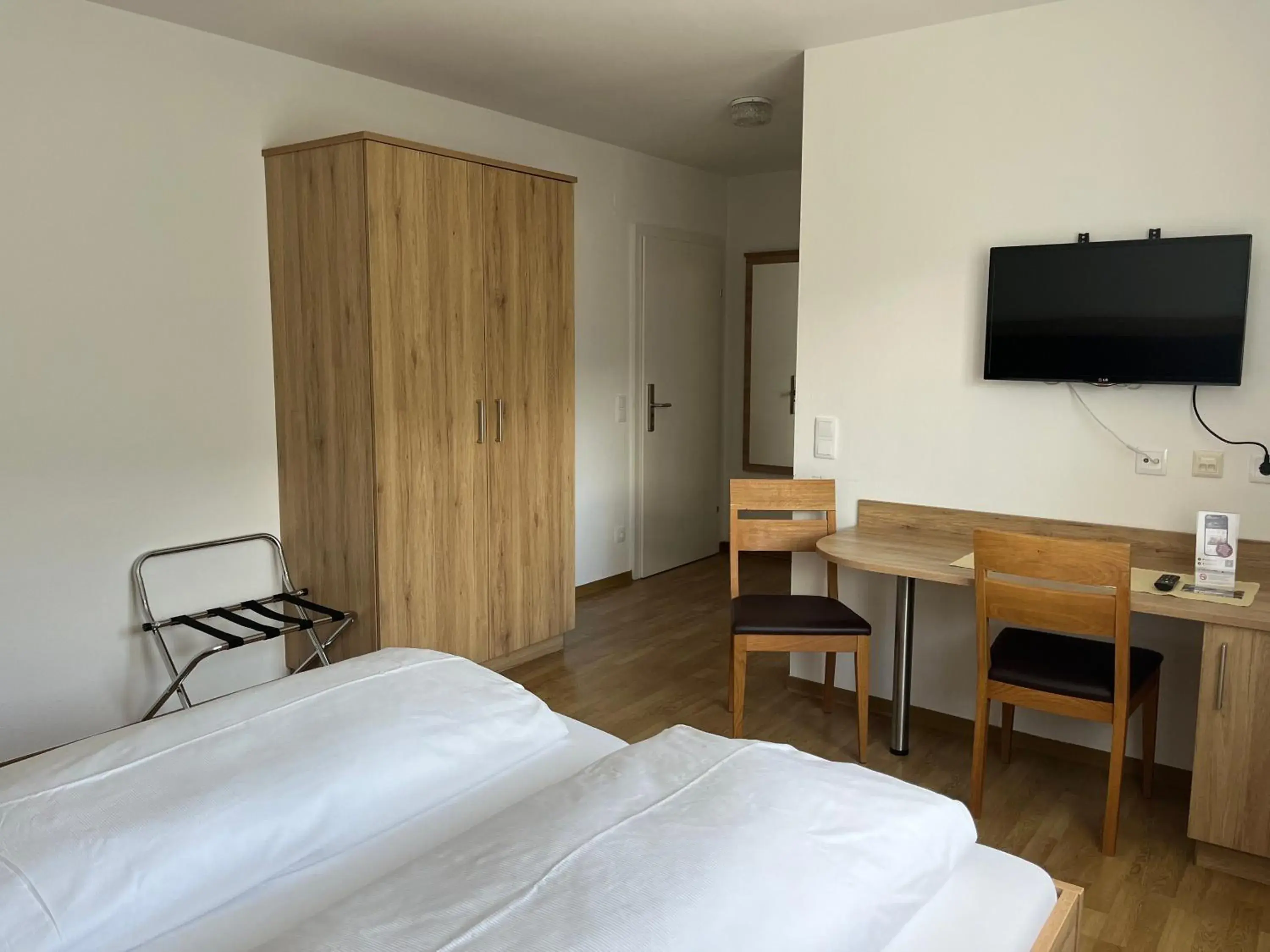 Budget Double Room - single occupancy in Landhotel Stofflerwirt Budget Double Room - single occupancy in Landhotel Stofflerwirt