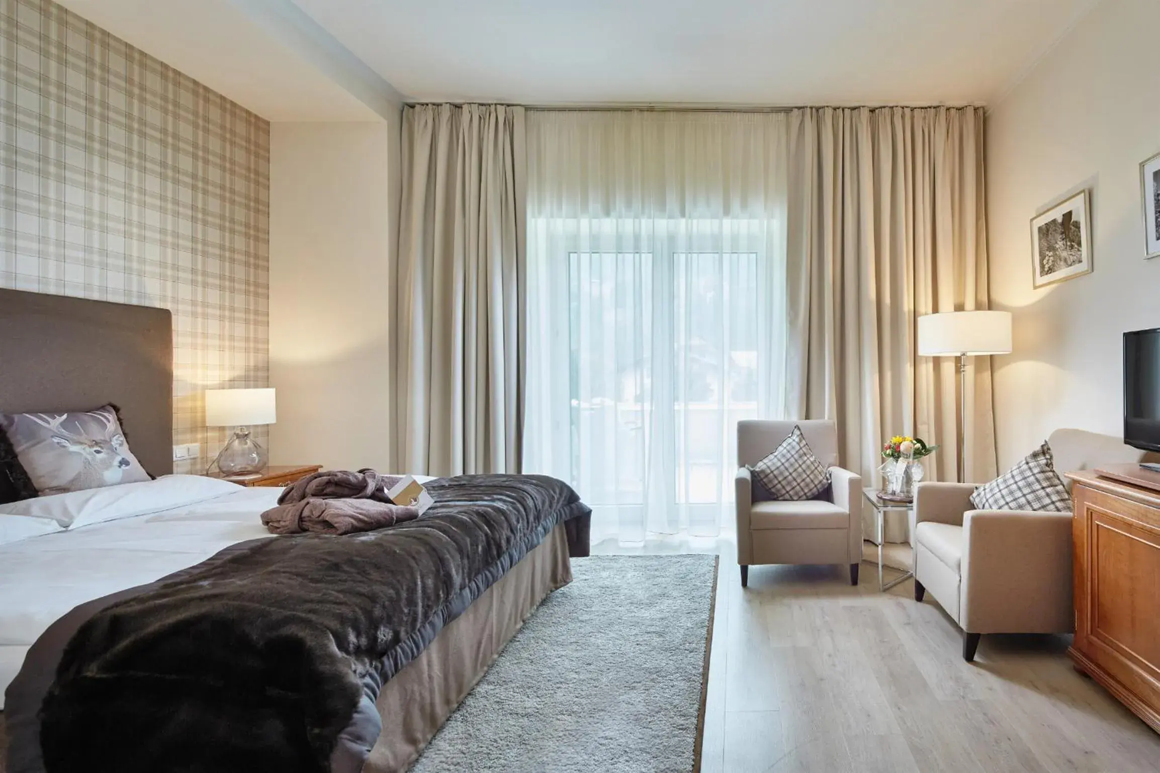 Standard Double Room with Balcony - single occupancy in Das Alpenhaus Gasteinertal Standard Double Room with Balcony - single occupancy in Das Alpenhaus Gasteinertal