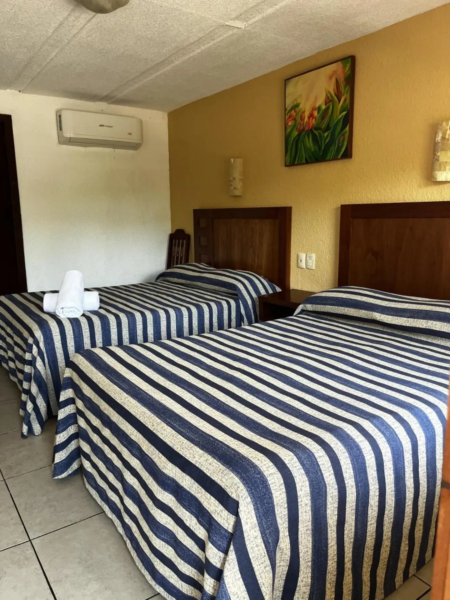 Double Room with Two Double Beds with Garden View in Hotel Torre Molino Double Room with Two Double Beds with Garden View in Hotel Torre Molino