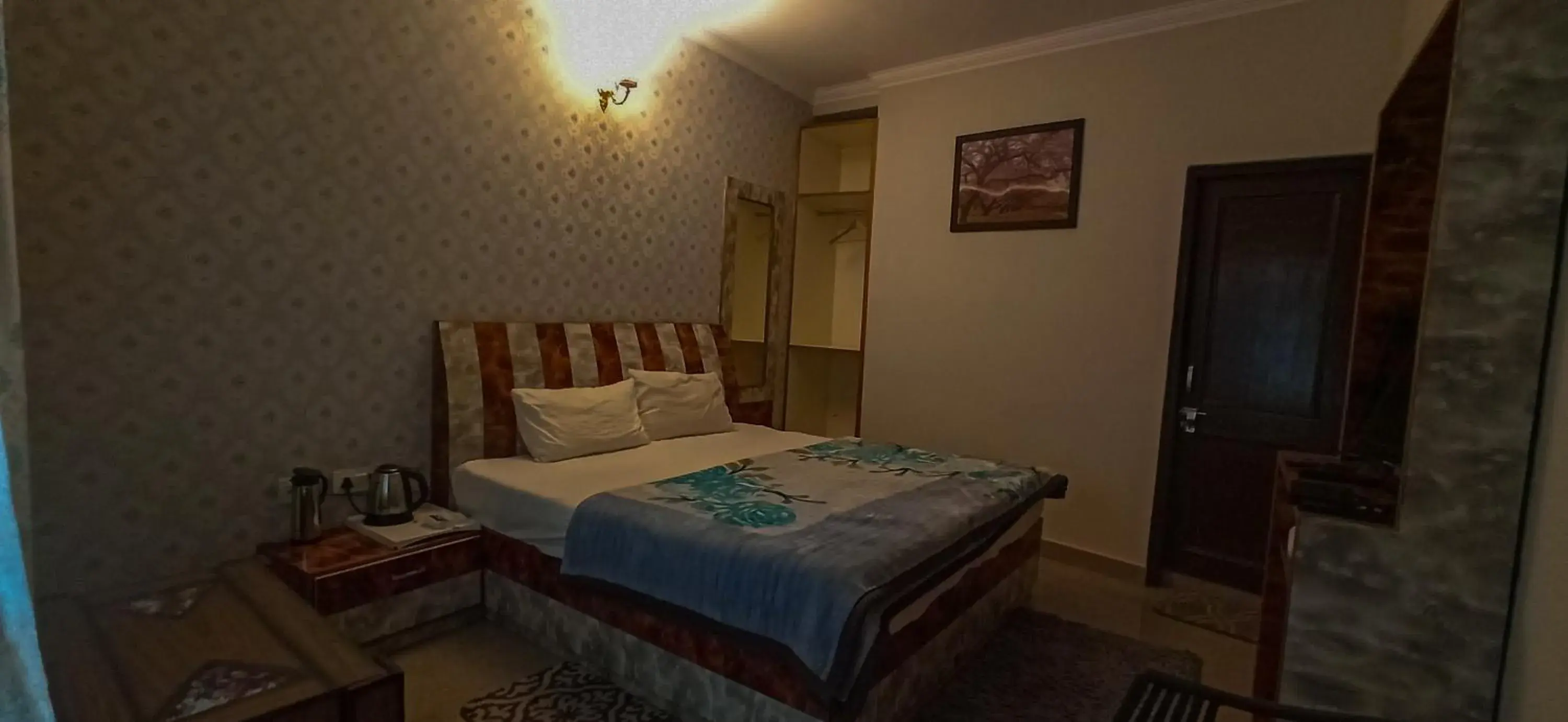 Deluxe Room in Kasauli Nature Inn Deluxe Room in Kasauli Nature Inn