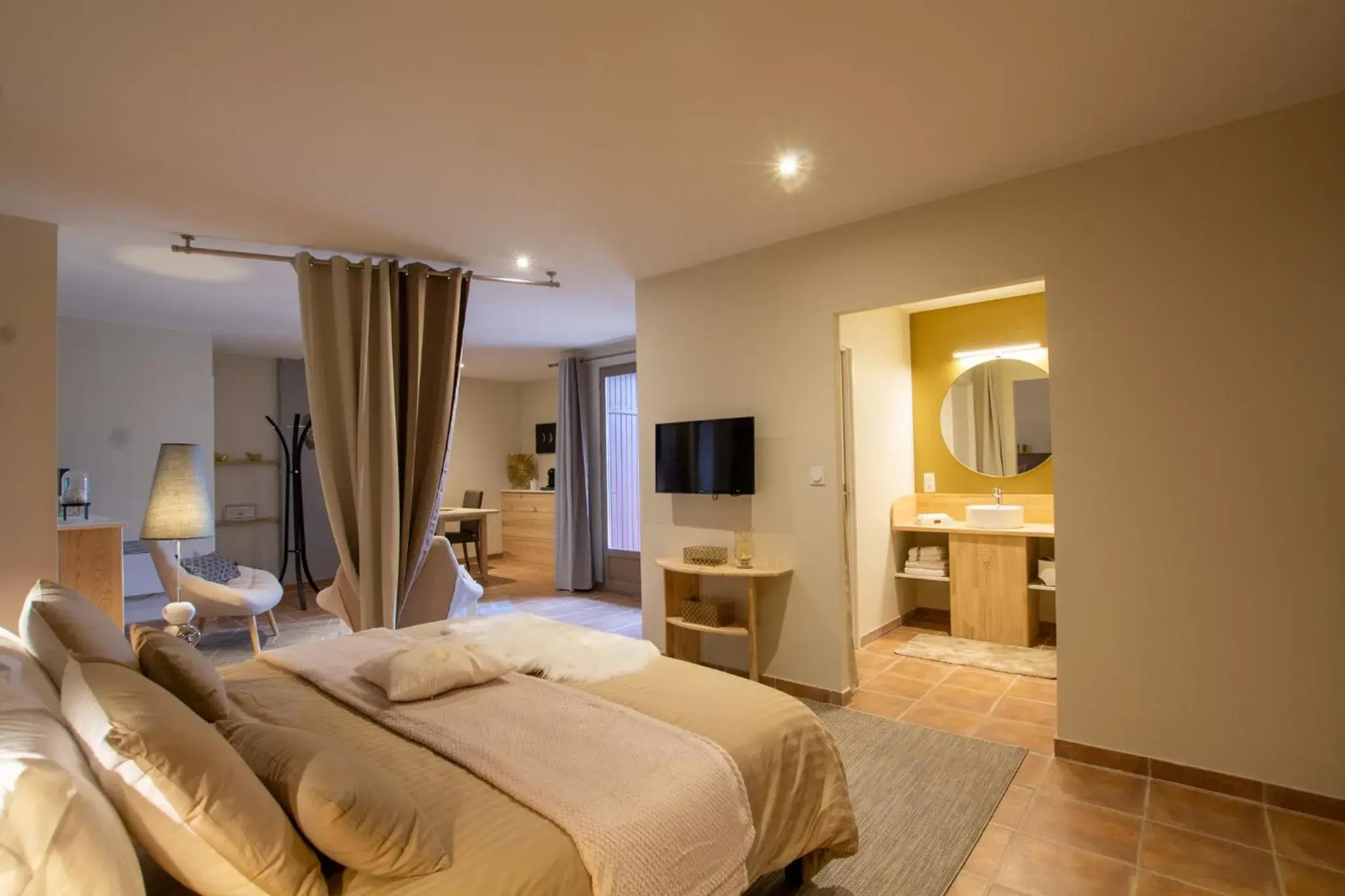 Superior King Room in Le Clos de la Tour Superior King Room in Le Clos de la Tour