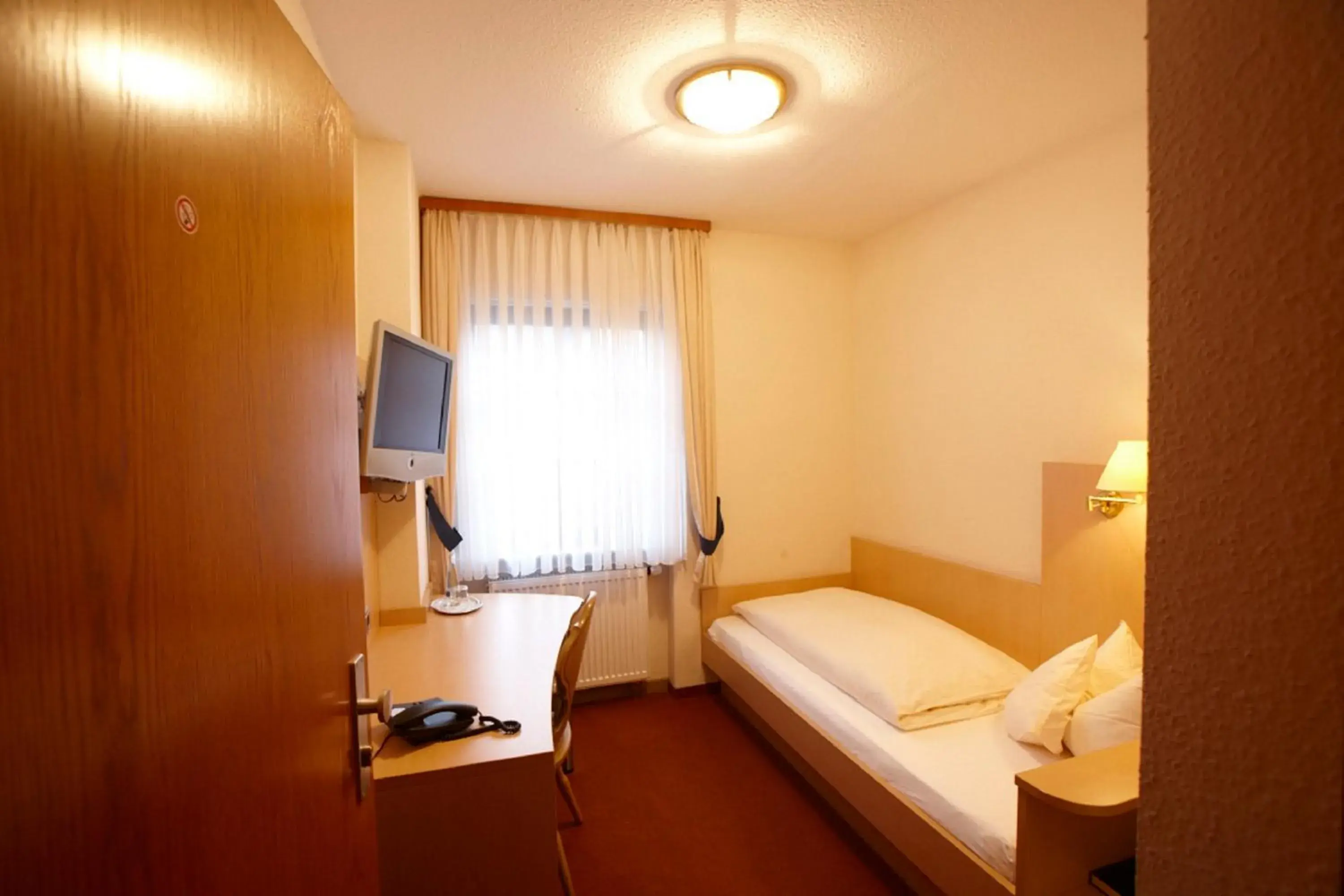 Economy Single Room in Kohlers Hotel Engel Economy Single Room in Kohlers Hotel Engel