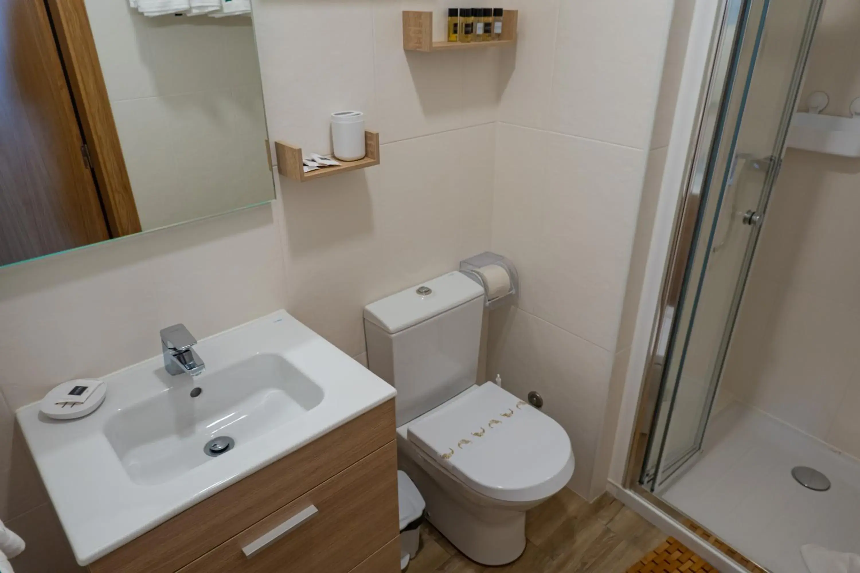 Quadruple Room with Balcony in Nereida Quadruple Room with Balcony in Nereida