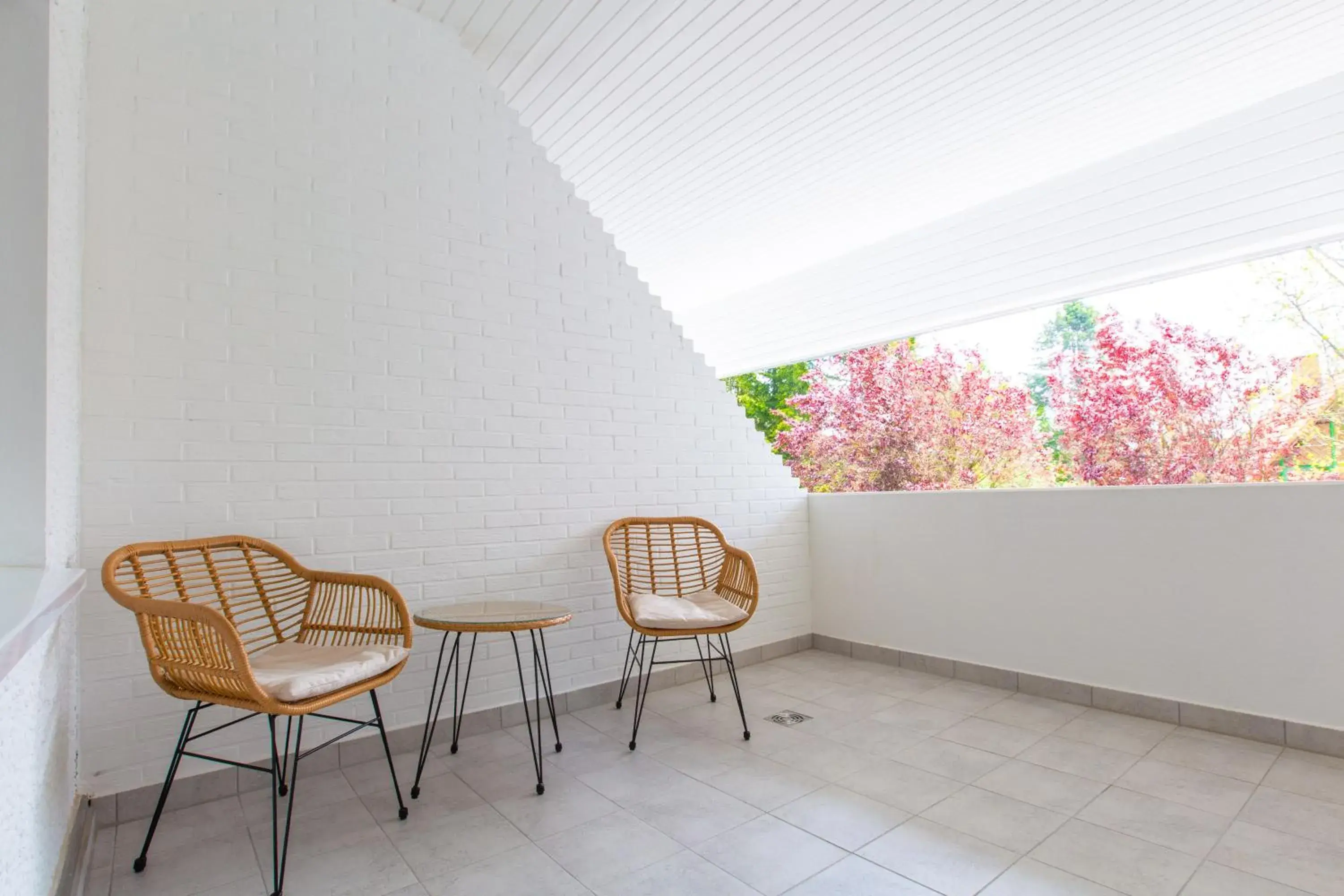 Deluxe Double Room with Balcony and Sea View in Stratmanns Haus am See Deluxe Double Room with Balcony and Sea View in Stratmanns Haus am See