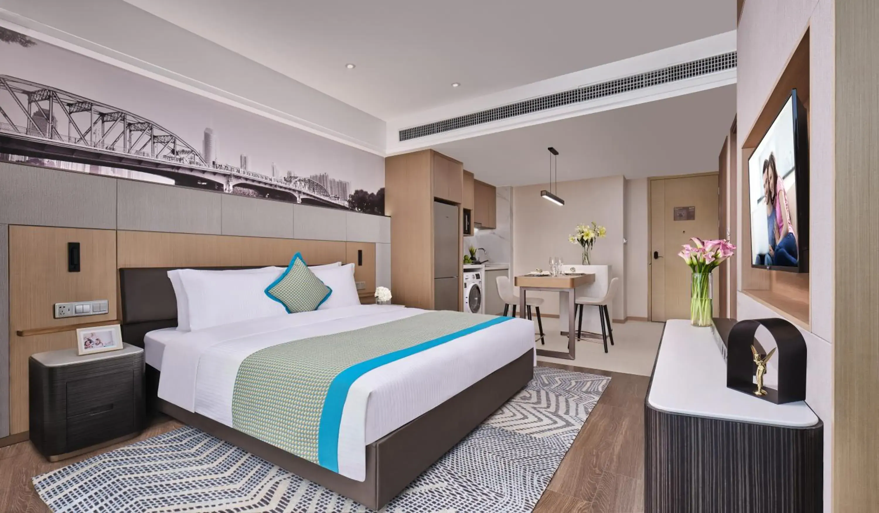 Queen Room in Somerset Bio-Island Guangzhou-Free shuttle bus during Canton Fair & right beside Guanzhou Metro Station Queen Room in Somerset Bio-Island Guangzhou-Free shuttle bus during Canton Fair & right beside Guanzhou Metro Station