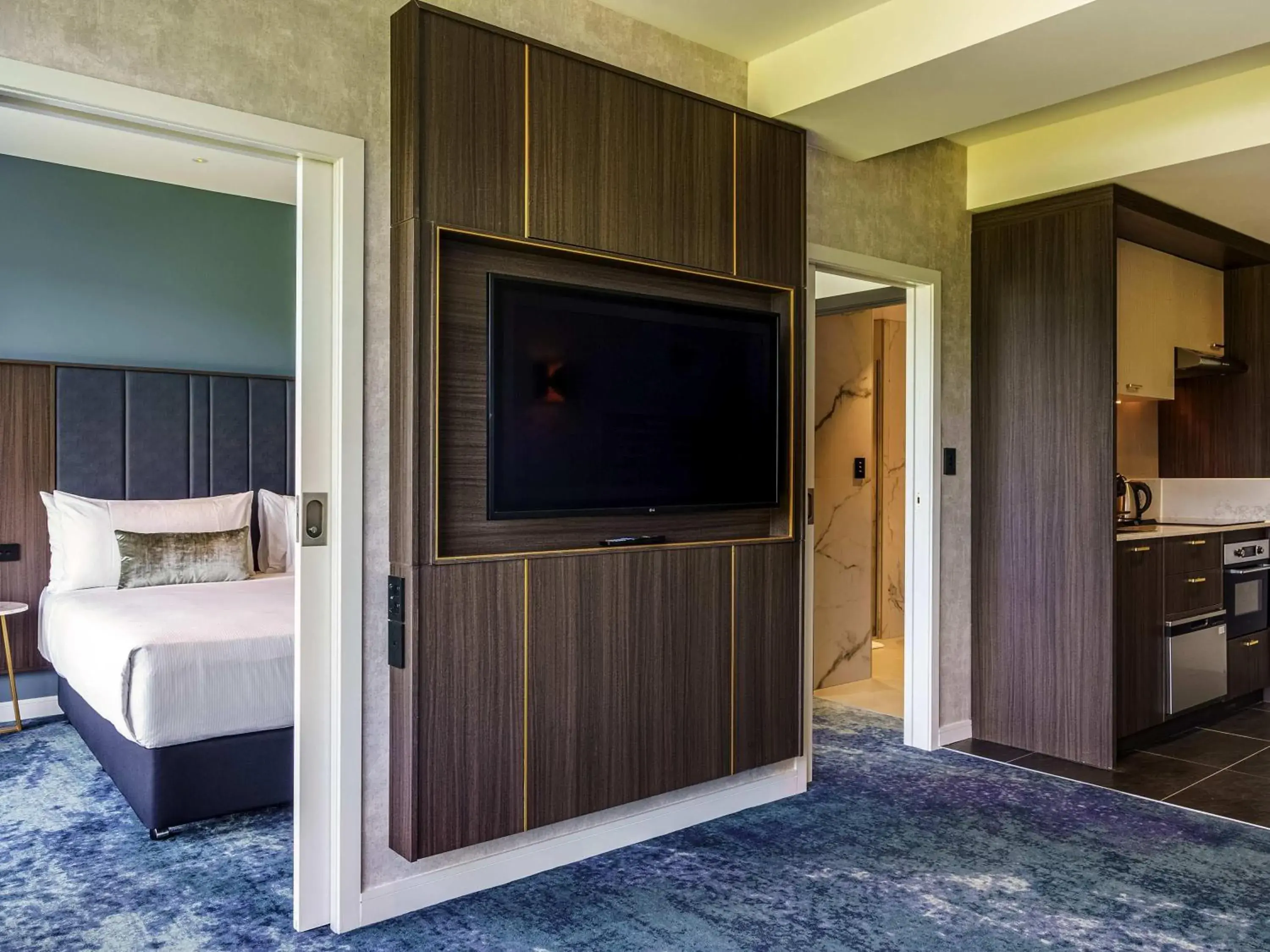 One-Bedroom Deluxe King Suite with Garden View in The Sebel Wellington Lower Hutt One-Bedroom Deluxe King Suite with Garden View in The Sebel Wellington Lower Hutt