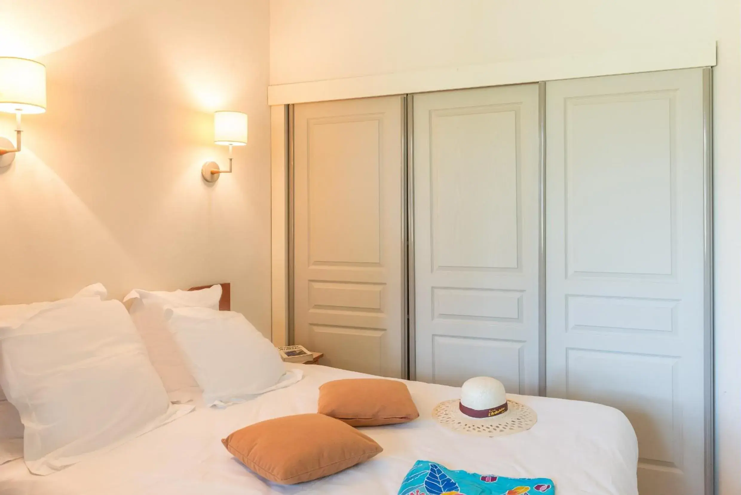 Superior Triple Room in SOWELL HOTELS Ardèche Superior Triple Room in SOWELL HOTELS Ardèche