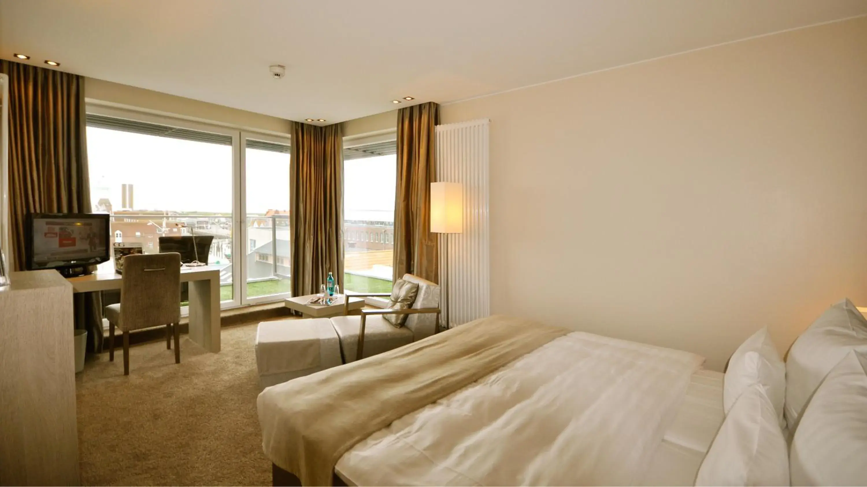 Superior Double Room with Balcony "ForTwo+View" - single occupancy in Thomas Hotel Spa & Lifestyle Superior Double Room with Balcony "ForTwo+View" - single occupancy in Thomas Hotel Spa & Lifestyle