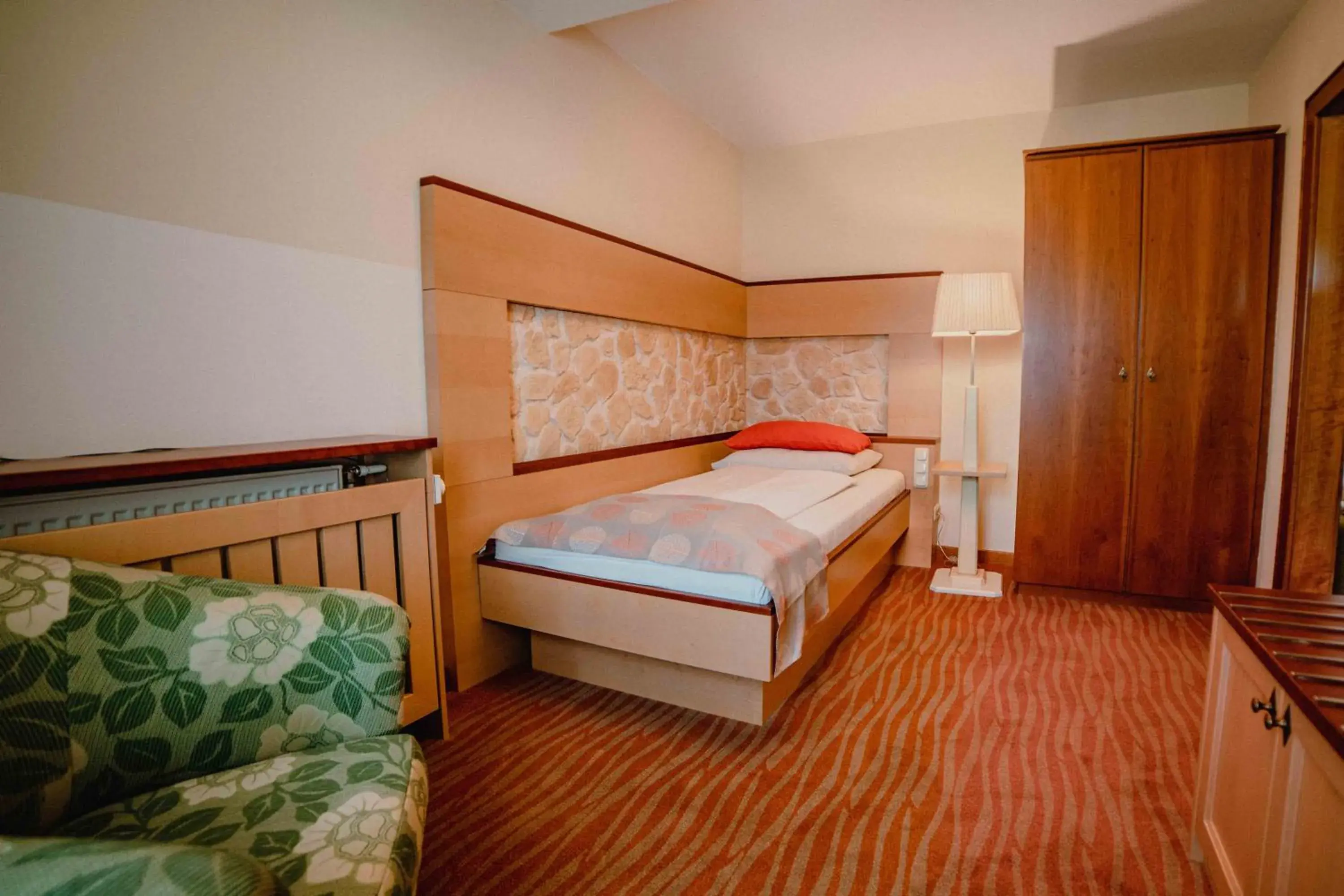 Comfort Single Room in Garten-Hotel Ochensberger Comfort Single Room in Garten-Hotel Ochensberger