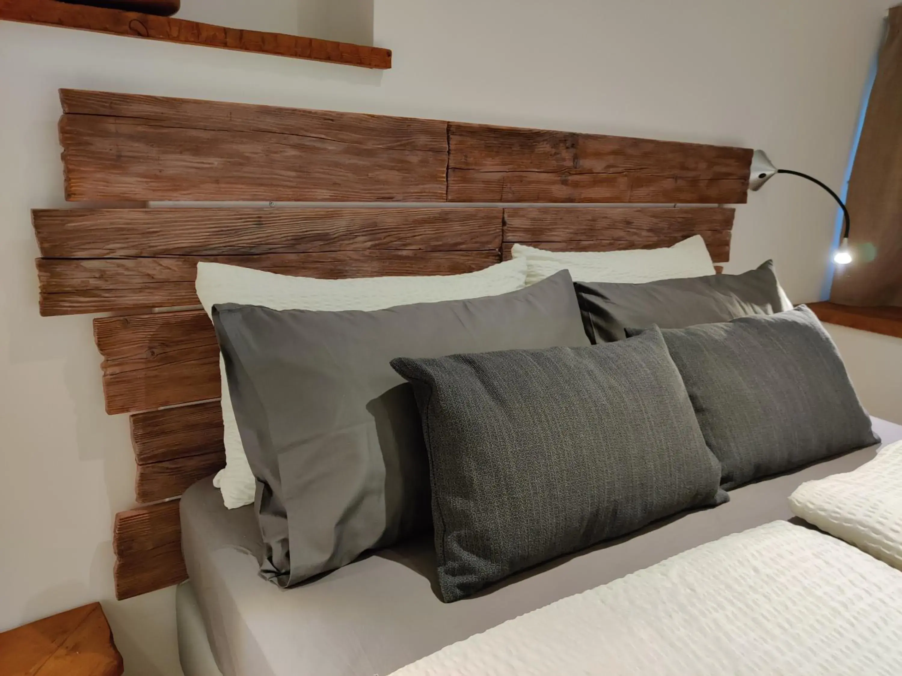 Deluxe Double Room with Extra Bed in B&B La Fosina Deluxe Double Room with Extra Bed in B&B La Fosina