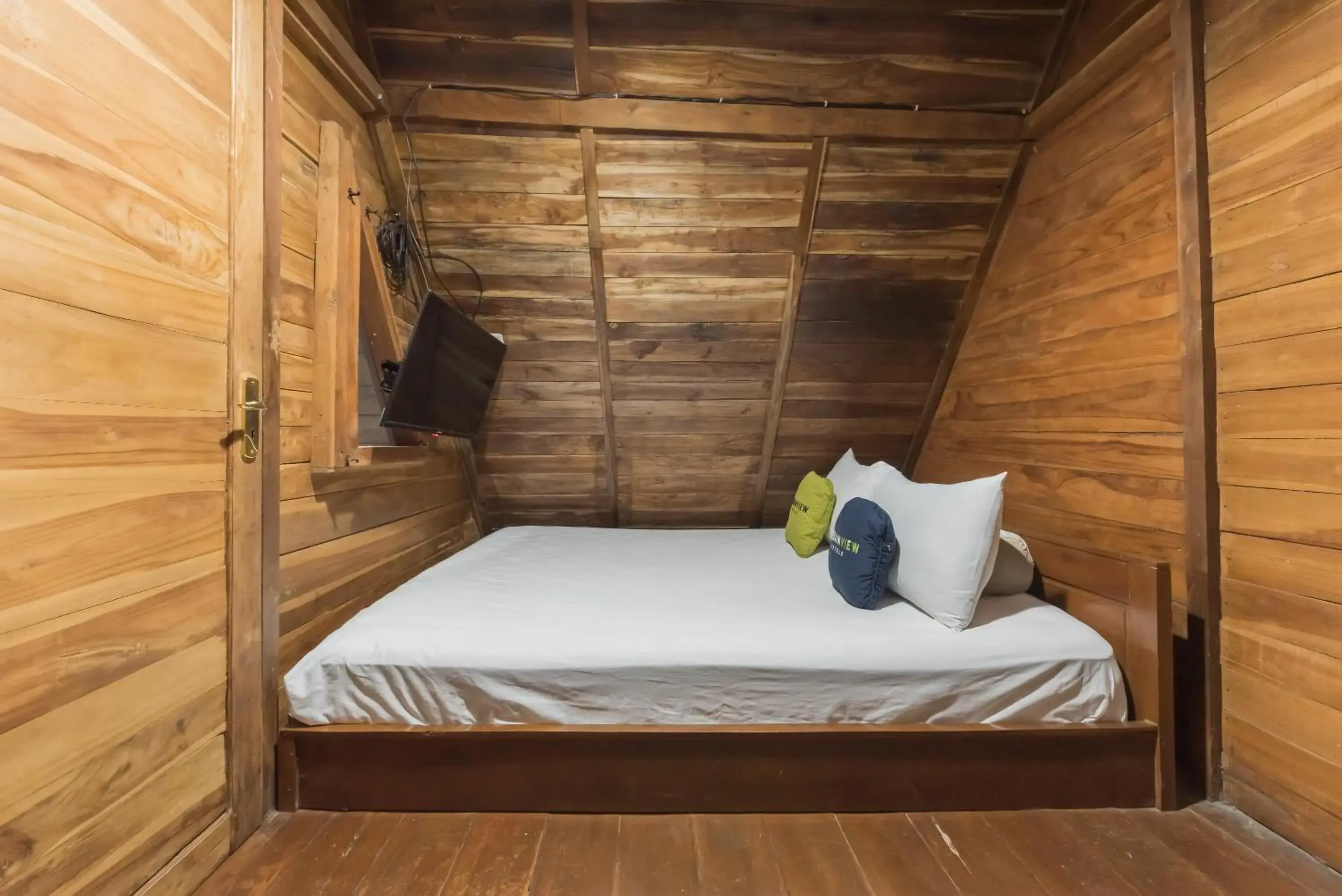 Superior Double Room in Urbanview Hotel Cianjur City Park by RedDoorz Superior Double Room in Urbanview Hotel Cianjur City Park by RedDoorz