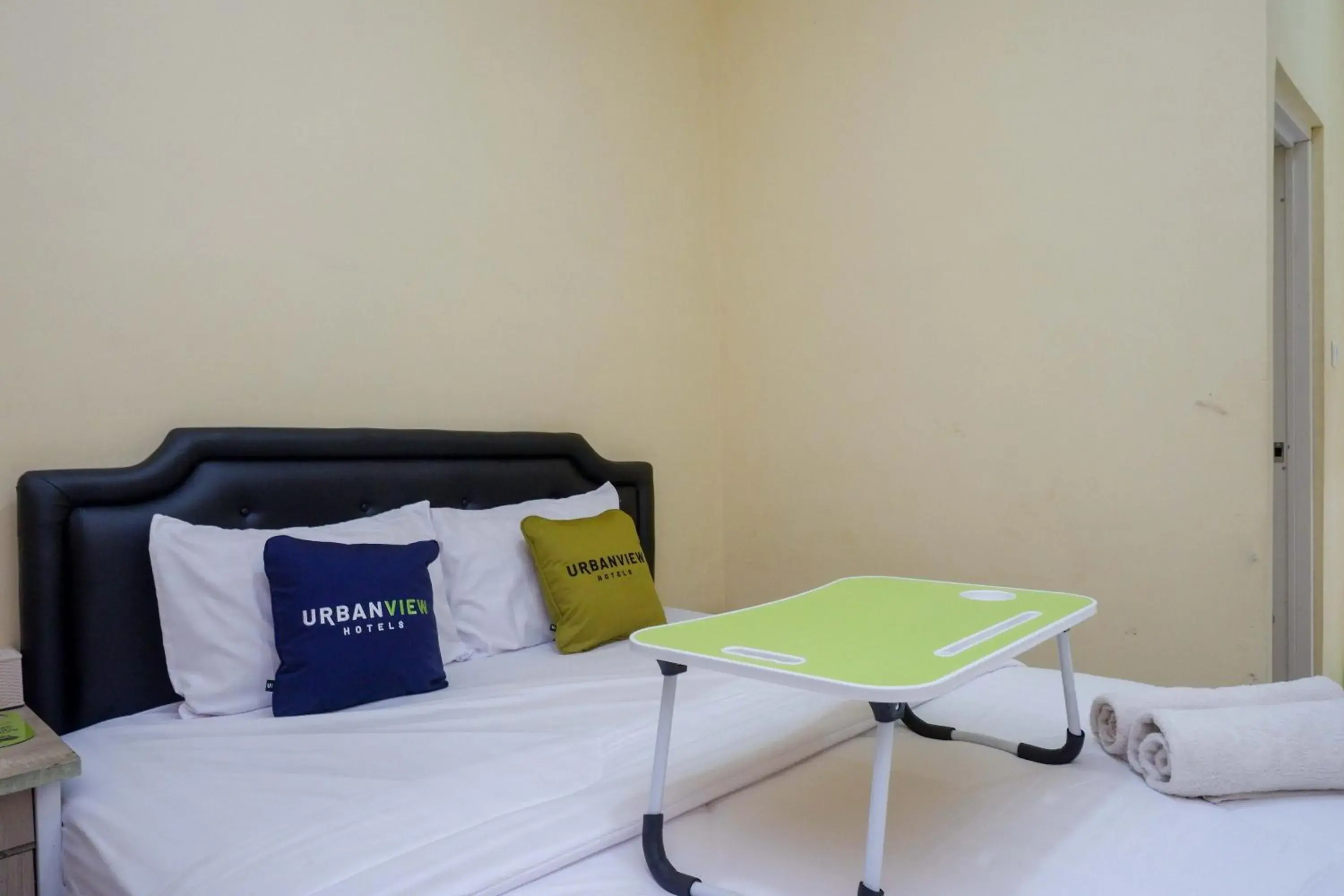 Deluxe Double Room in Urbanview Hotel Jogja City Mall Deluxe Double Room in Urbanview Hotel Jogja City Mall