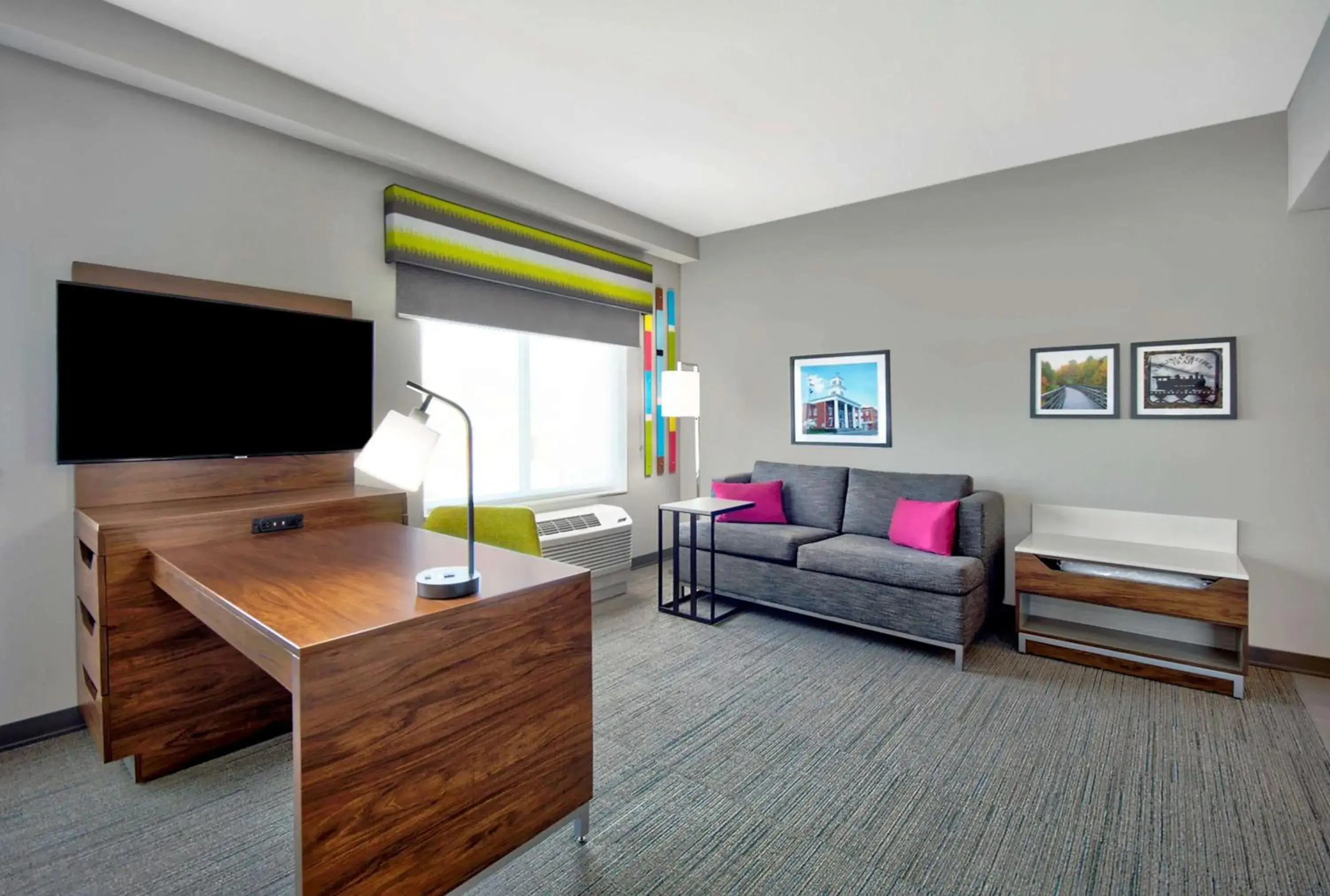 One-Bedroom King Suite - Non-Smoking in Hampton Inn Abingdon, Va One-Bedroom King Suite - Non-Smoking in Hampton Inn Abingdon, Va