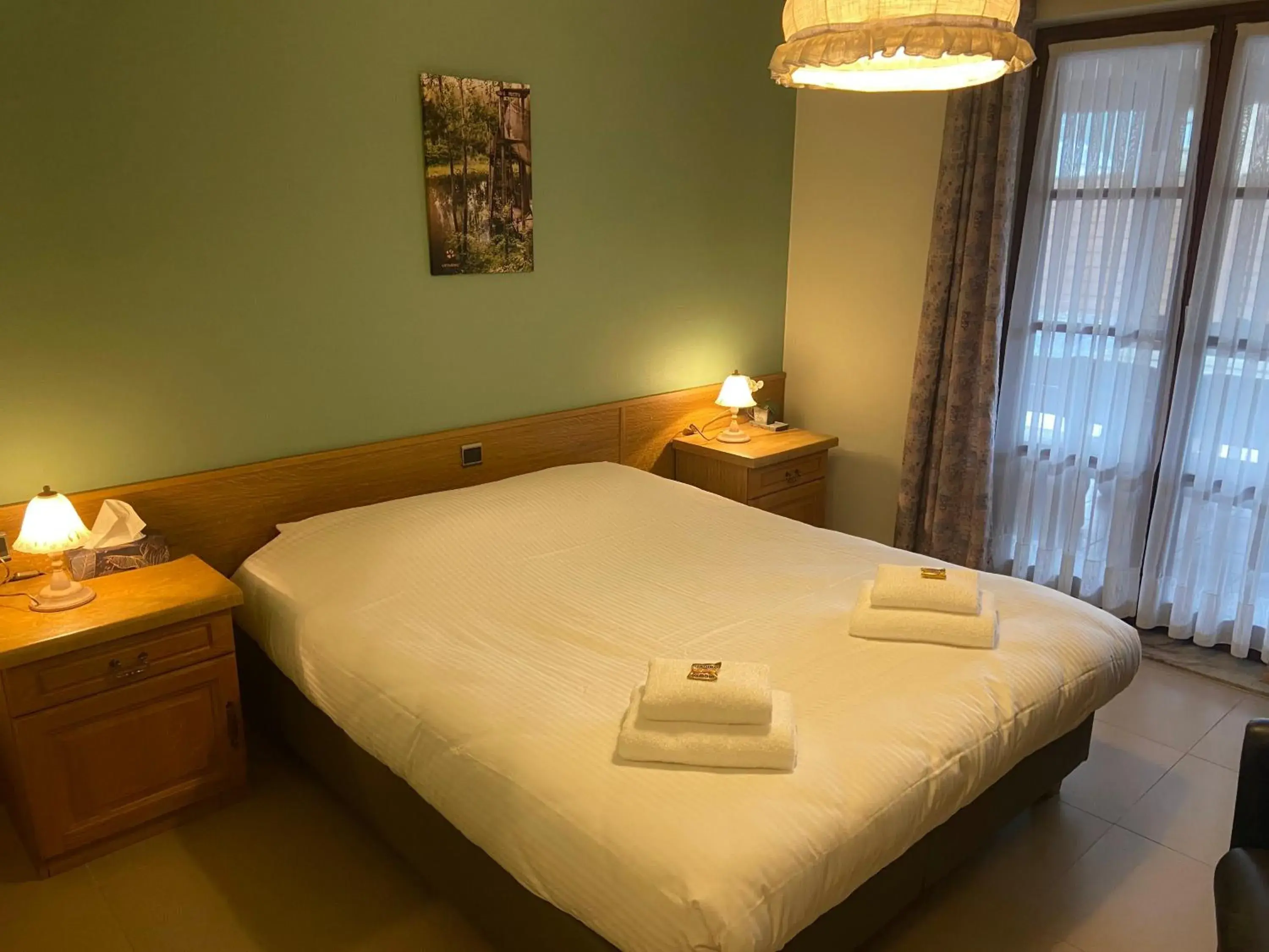 Standard Queen Room in Hotel Monika Standard Queen Room in Hotel Monika