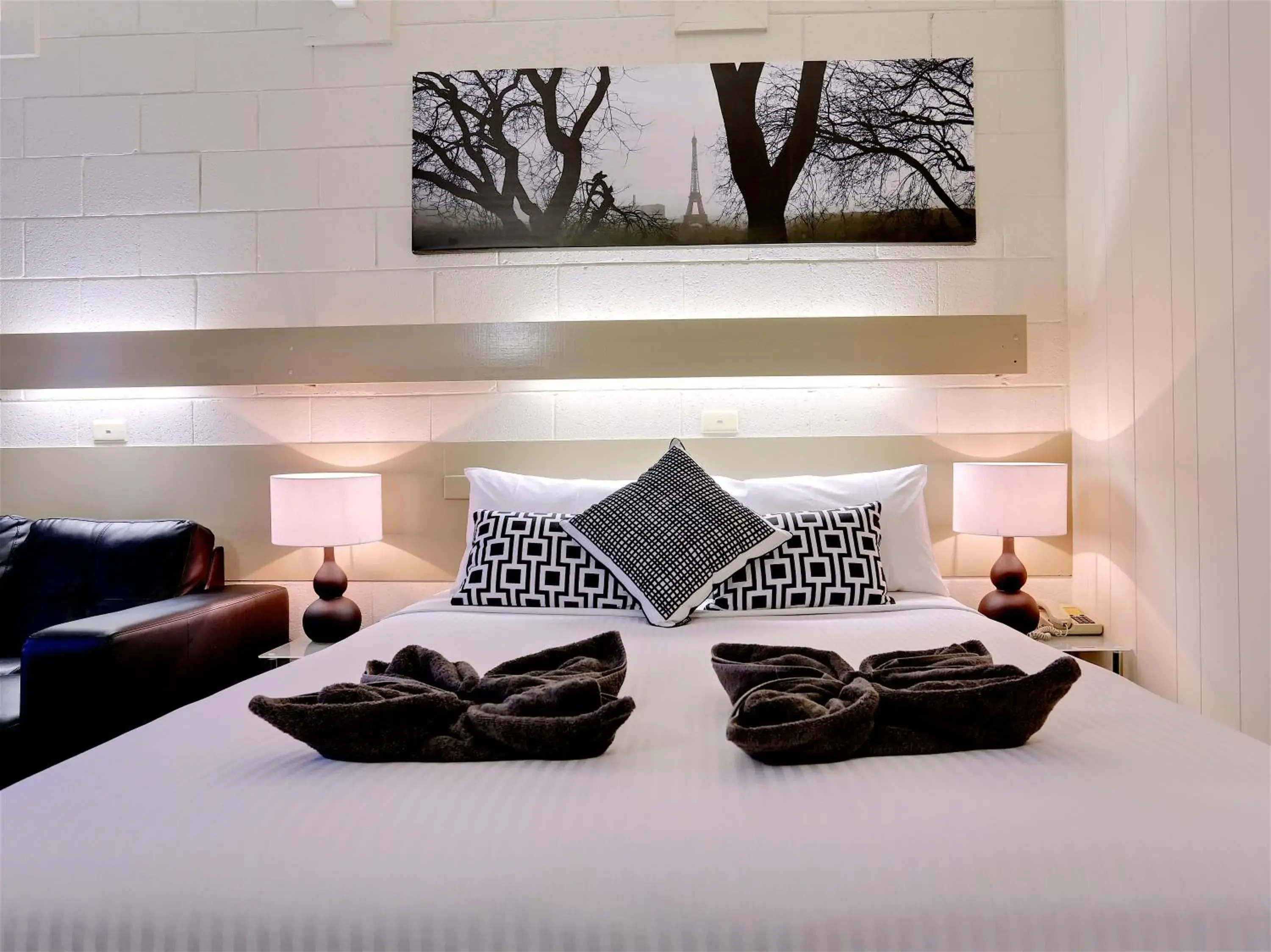 Queen Room in Castle Creek Motor Inn Euroa Queen Room in Castle Creek Motor Inn Euroa