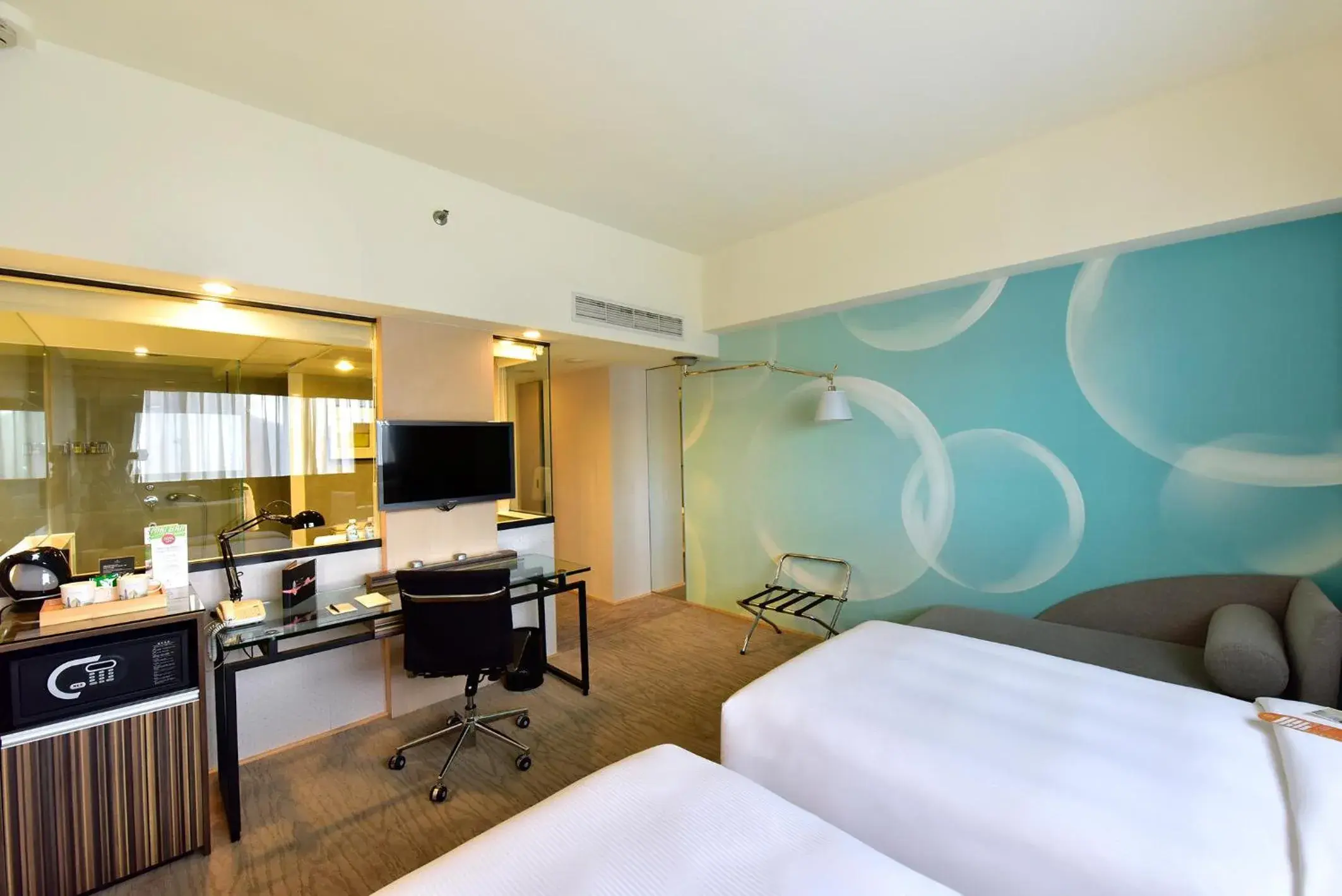 Metropolis Twin Room in Caesar Park Hotel Taipei Metropolis Twin Room in Caesar Park Hotel Taipei