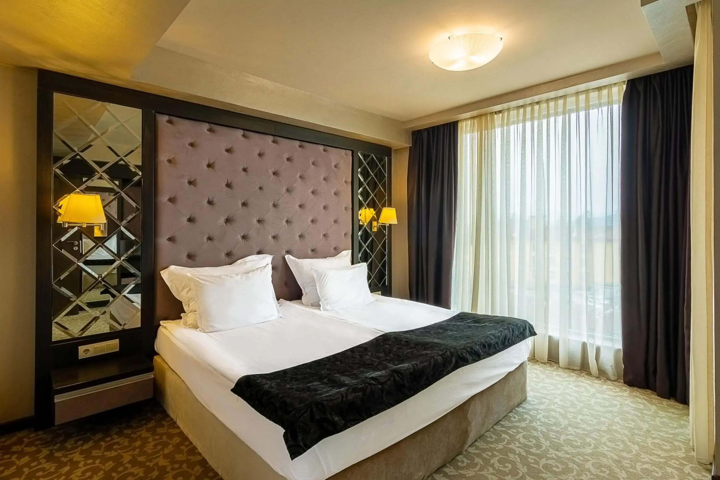 One-Bedroom Suite in Royal Spa Hotel One-Bedroom Suite in Royal Spa Hotel