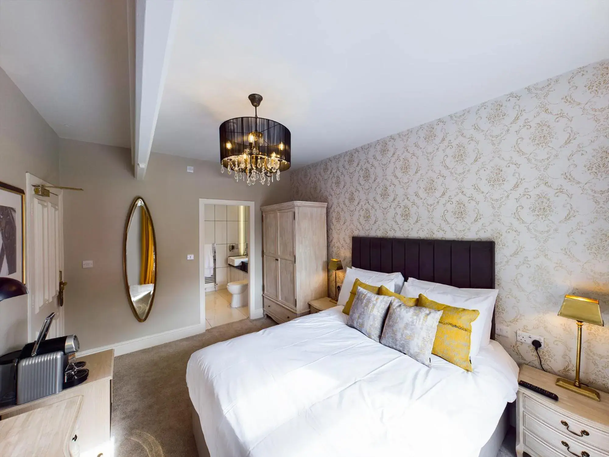 King Room in Lion & Swan Hotel King Room in Lion & Swan Hotel