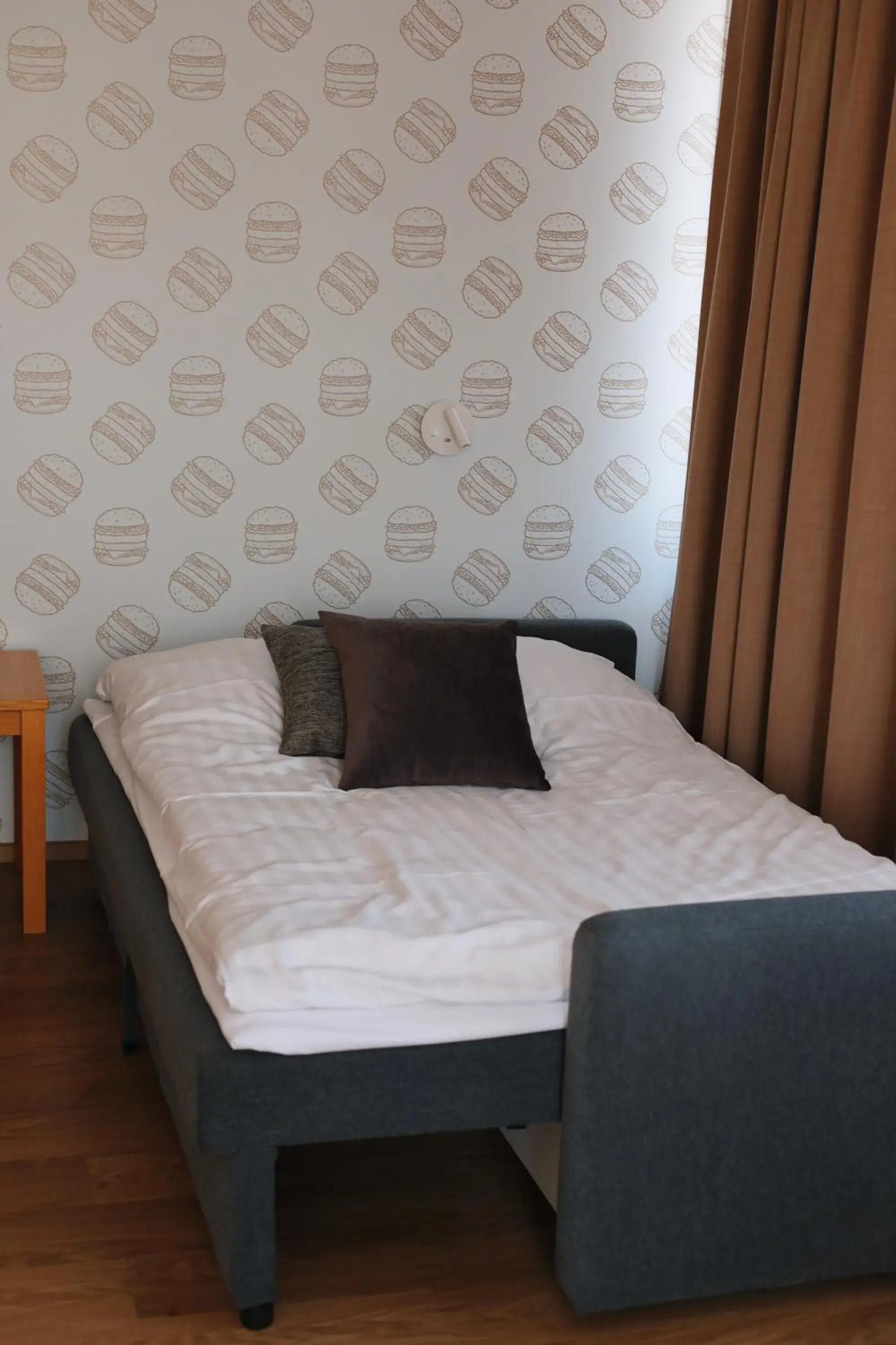 Large Quadruple Room in Hesehotelli Turku Linja-autoasema Large Quadruple Room in Hesehotelli Turku Linja-autoasema