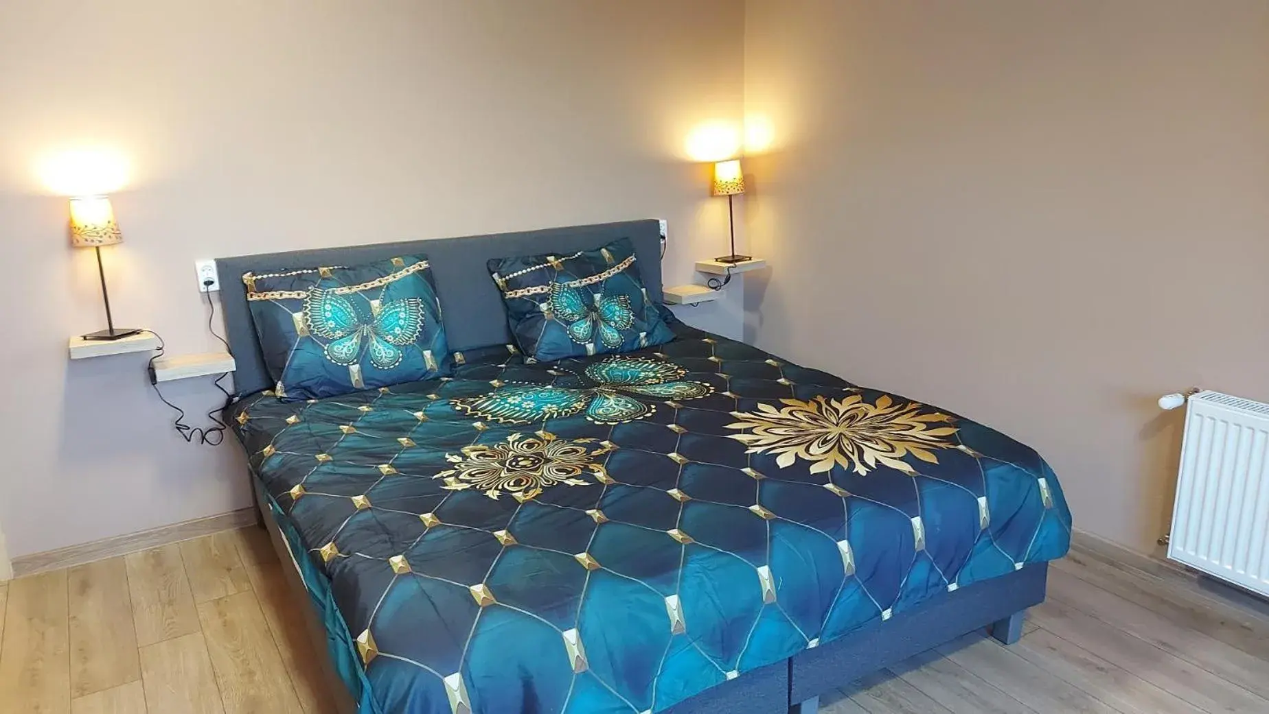 Double Room with Private Bathroom in B&B Emarik Double Room with Private Bathroom in B&B Emarik