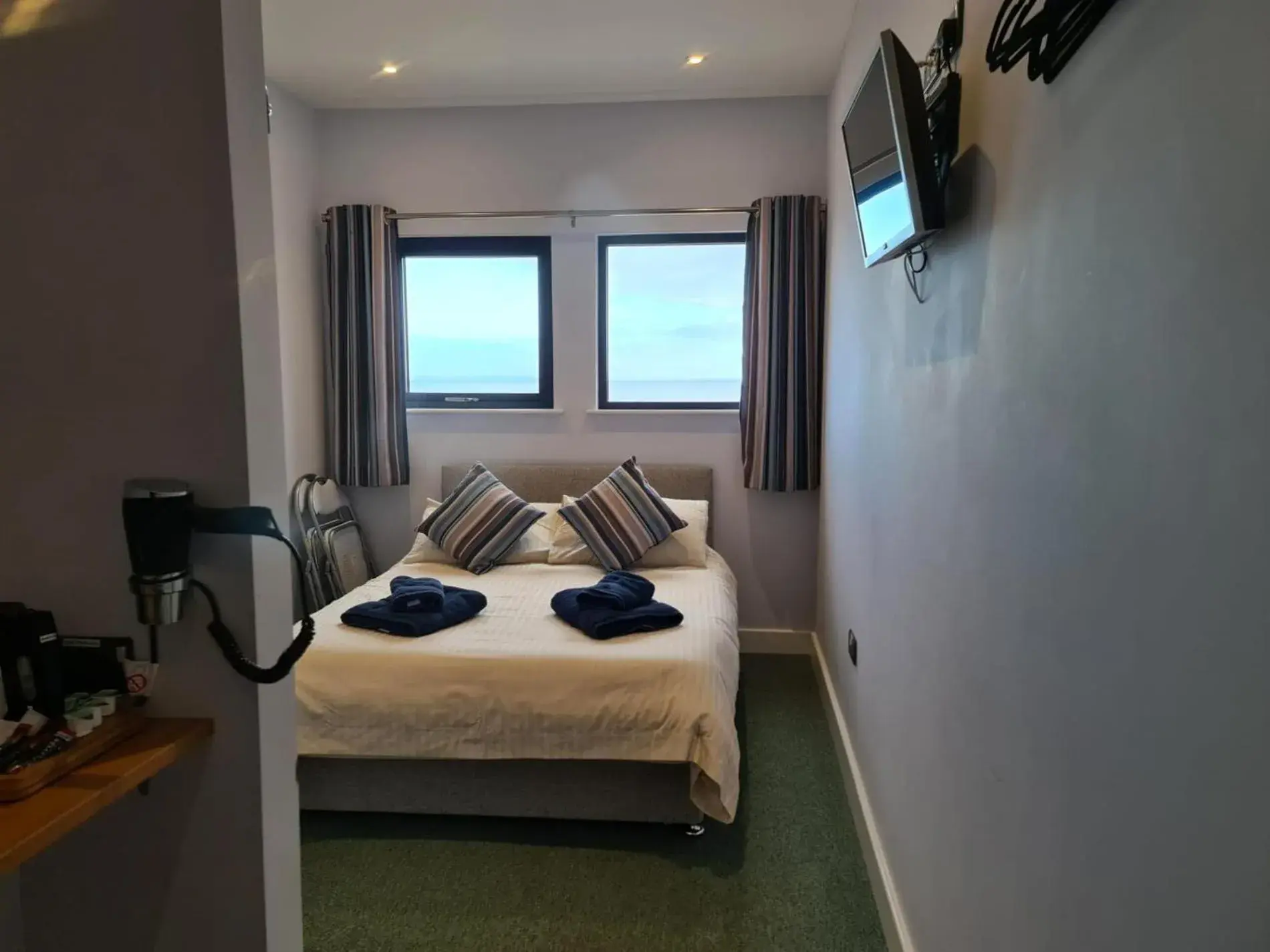 Double Room with Sea View in No 4 Ocean Cabins - Saundersfoot Harbour - Saundersfoot Double Room with Sea View in No 4 Ocean Cabins - Saundersfoot Harbour - Saundersfoot