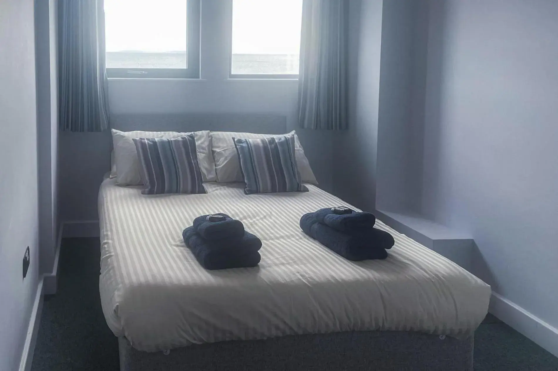 Double Room in No 6 Ocean Cabins - Saundersfoot Harbour - Saundersfoot Double Room in No 6 Ocean Cabins - Saundersfoot Harbour - Saundersfoot