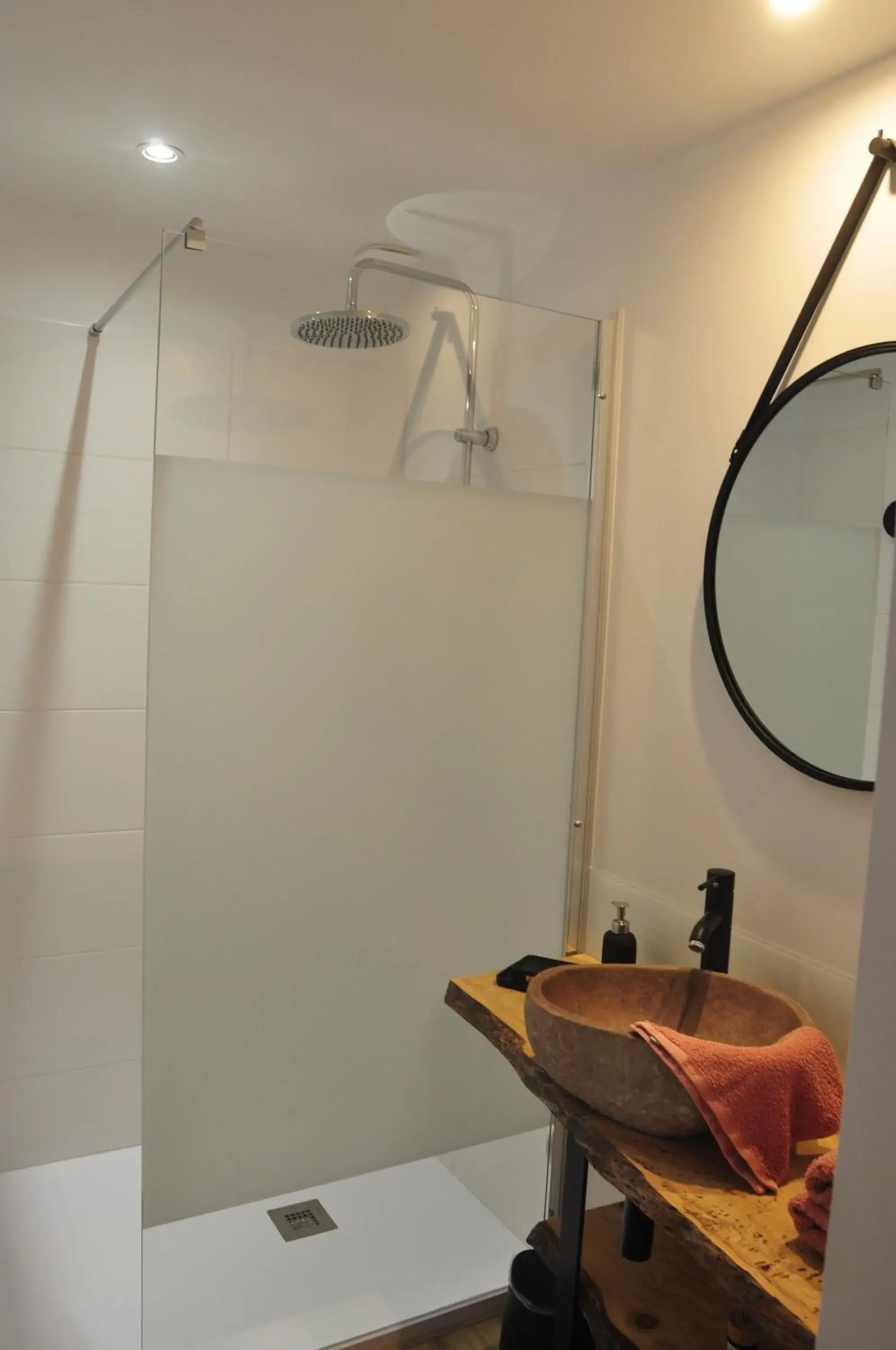 Double Room with Private Bathroom - single occupancy in Chambre d'hôtes A la clé des champs Varen Double Room with Private Bathroom - single occupancy in Chambre d'hôtes A la clé des champs Varen