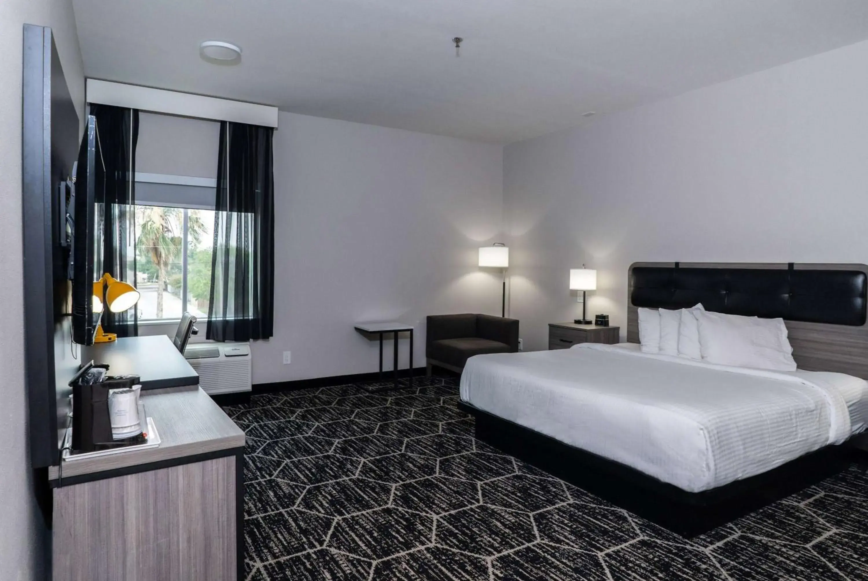 King Room - Mobility Access/Non-Smoking in La Quinta Inn & Suites by Wyndham Corpus Christi Southeast King Room - Mobility Access/Non-Smoking in La Quinta Inn & Suites by Wyndham Corpus Christi Southeast