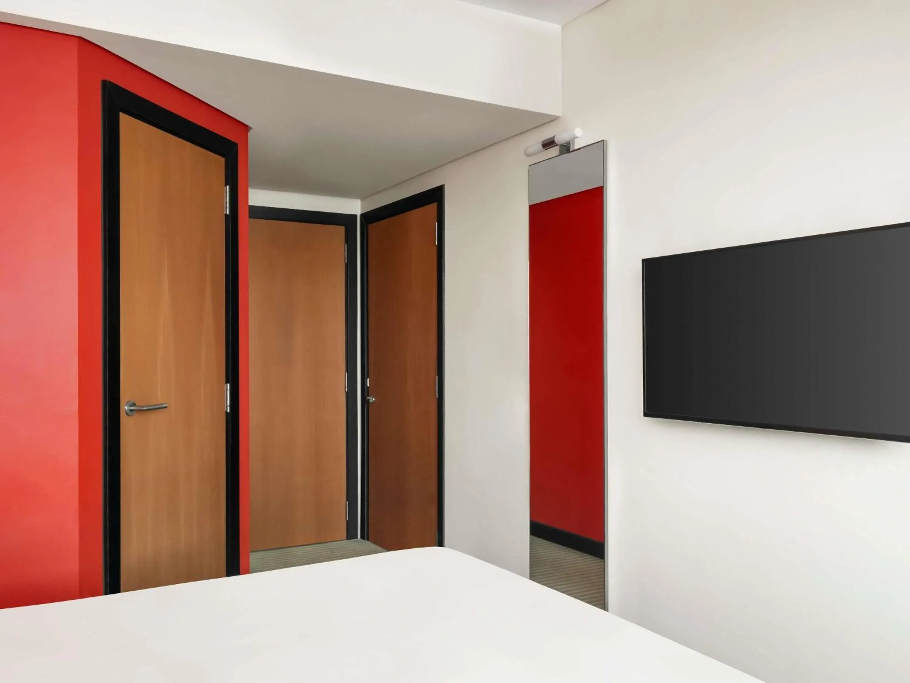 Standard Queen Room in ibis Kuwait Salmiya Standard Queen Room in ibis Kuwait Salmiya