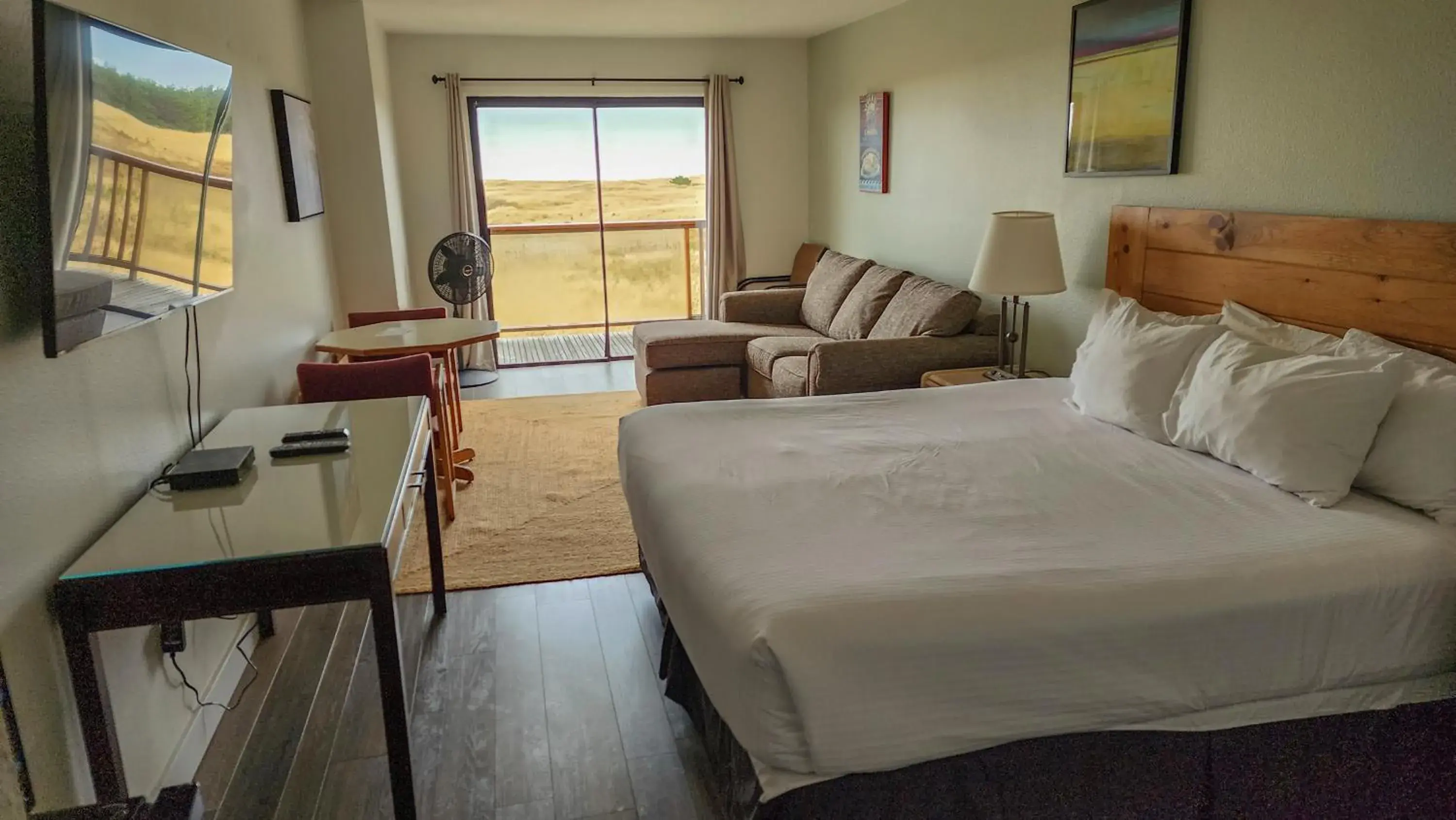 Premium Class Hotel Room Model - (Non Pet Friendly) - Top Floor with Ocean View and Balcony in Chautauqua Resort & Conference Center Premium Class Hotel Room Model - (Non Pet Friendly) - Top Floor with Ocean View and Balcony in Chautauqua Resort & Conference Center