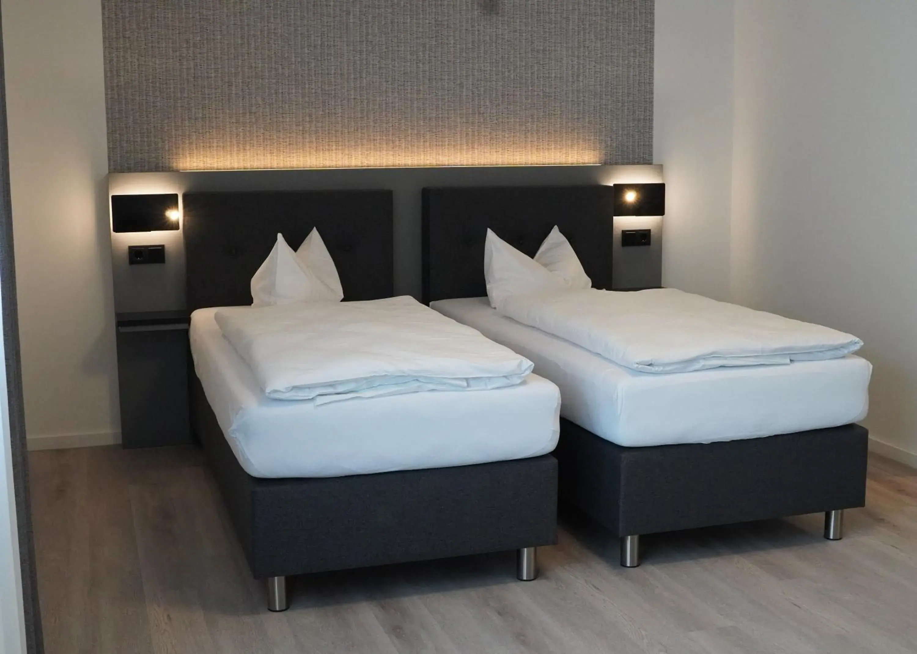 Twin Room with Balcony in CAP1 Boardinghouse Twin Room with Balcony in CAP1 Boardinghouse