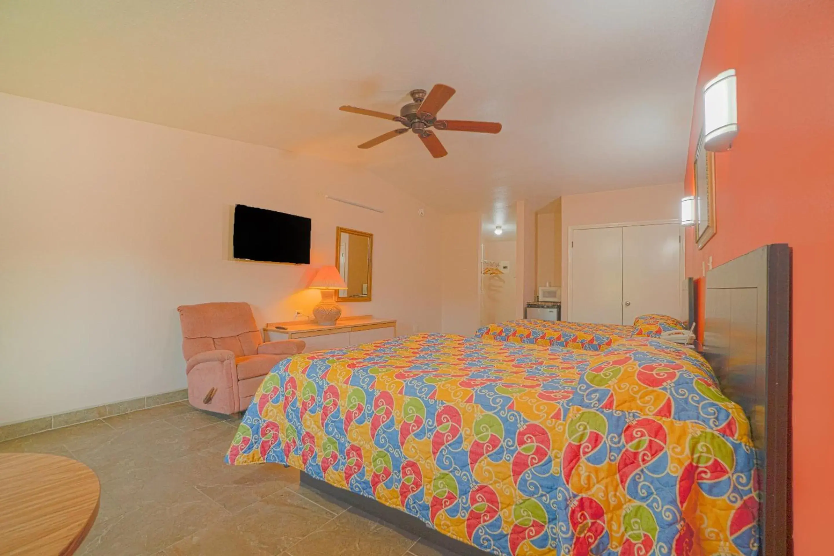 2 Queen Beds with Kitchenette in Vali Ho Motel By OYO Weslaco Mercedes 2 Queen Beds with Kitchenette in Vali Ho Motel By OYO Weslaco Mercedes