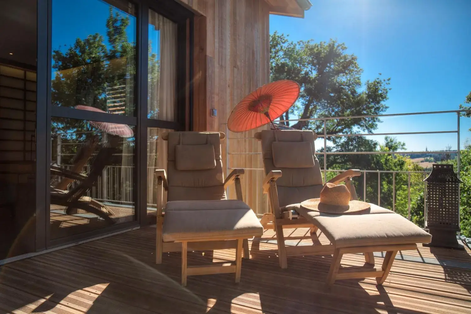 Suite with Hot Tub in Chambres d'hôtes Domaine de Nazère Suite with Hot Tub in Chambres d'hôtes Domaine de Nazère