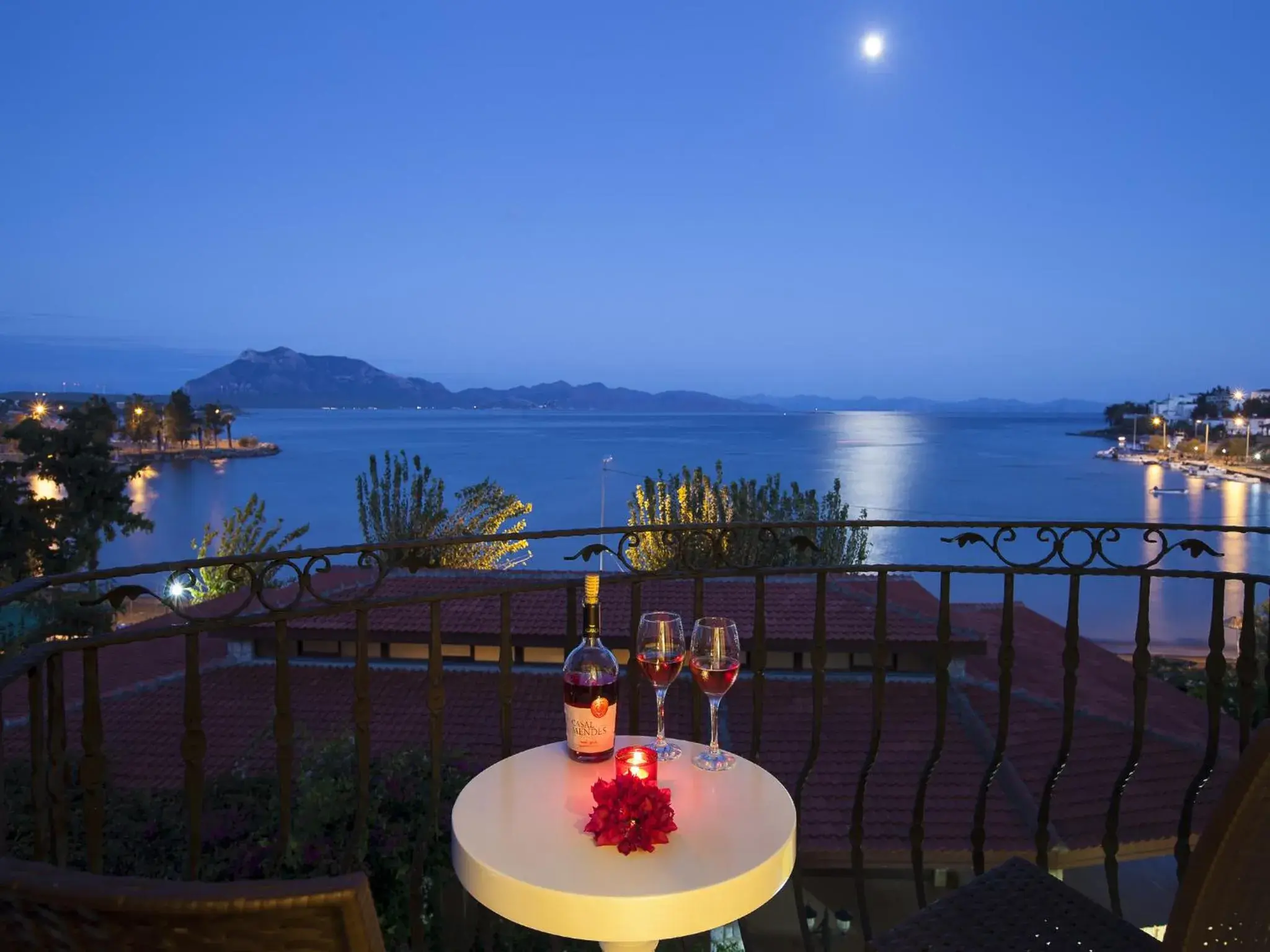 Double Room with Balcony and Sea View in Kumluk Hotel Double Room with Balcony and Sea View in Kumluk Hotel