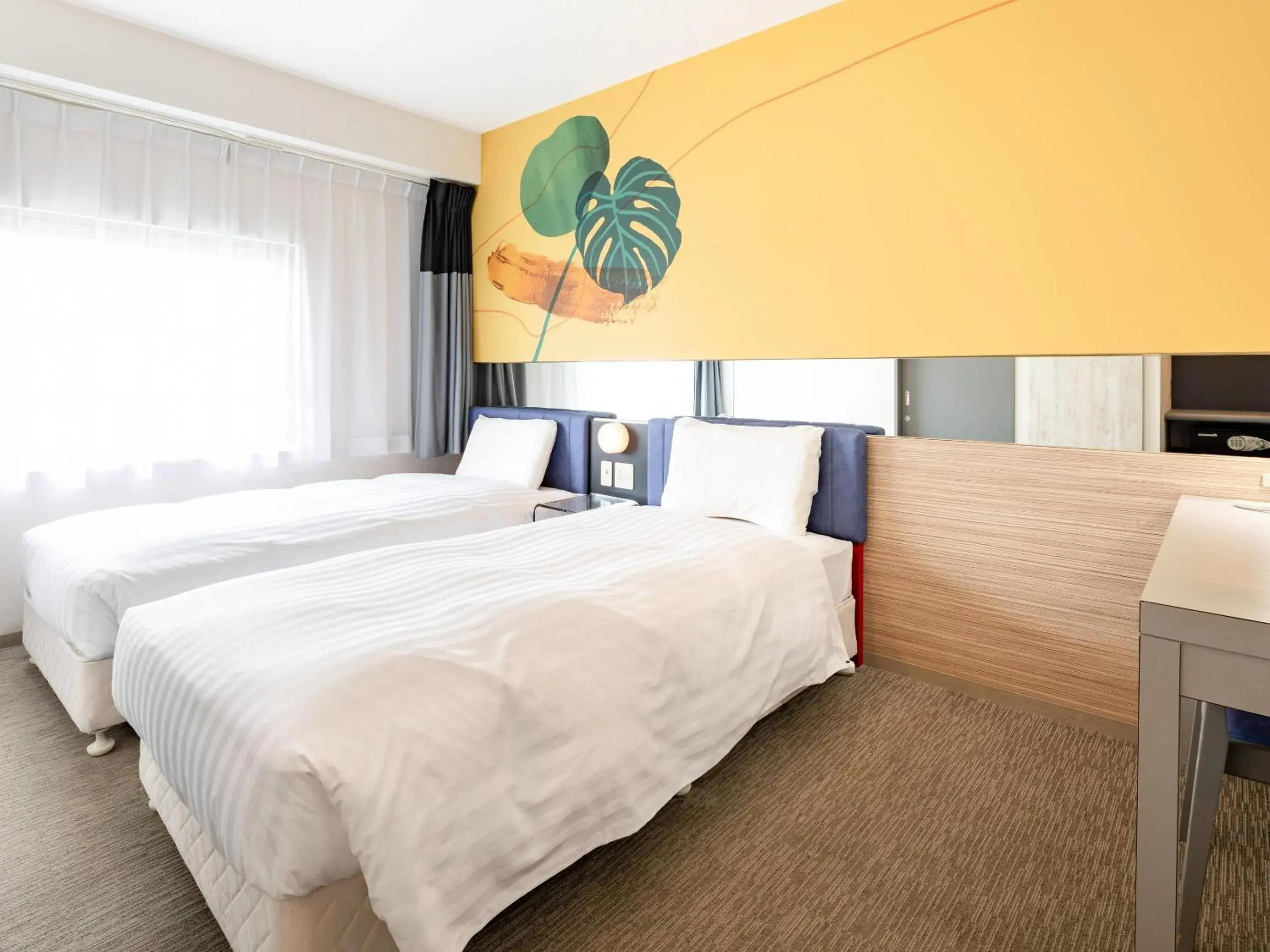 Economy Twin Room - Non-Smoking in Comfort Inn Naha Tomari Port Economy Twin Room - Non-Smoking in Comfort Inn Naha Tomari Port