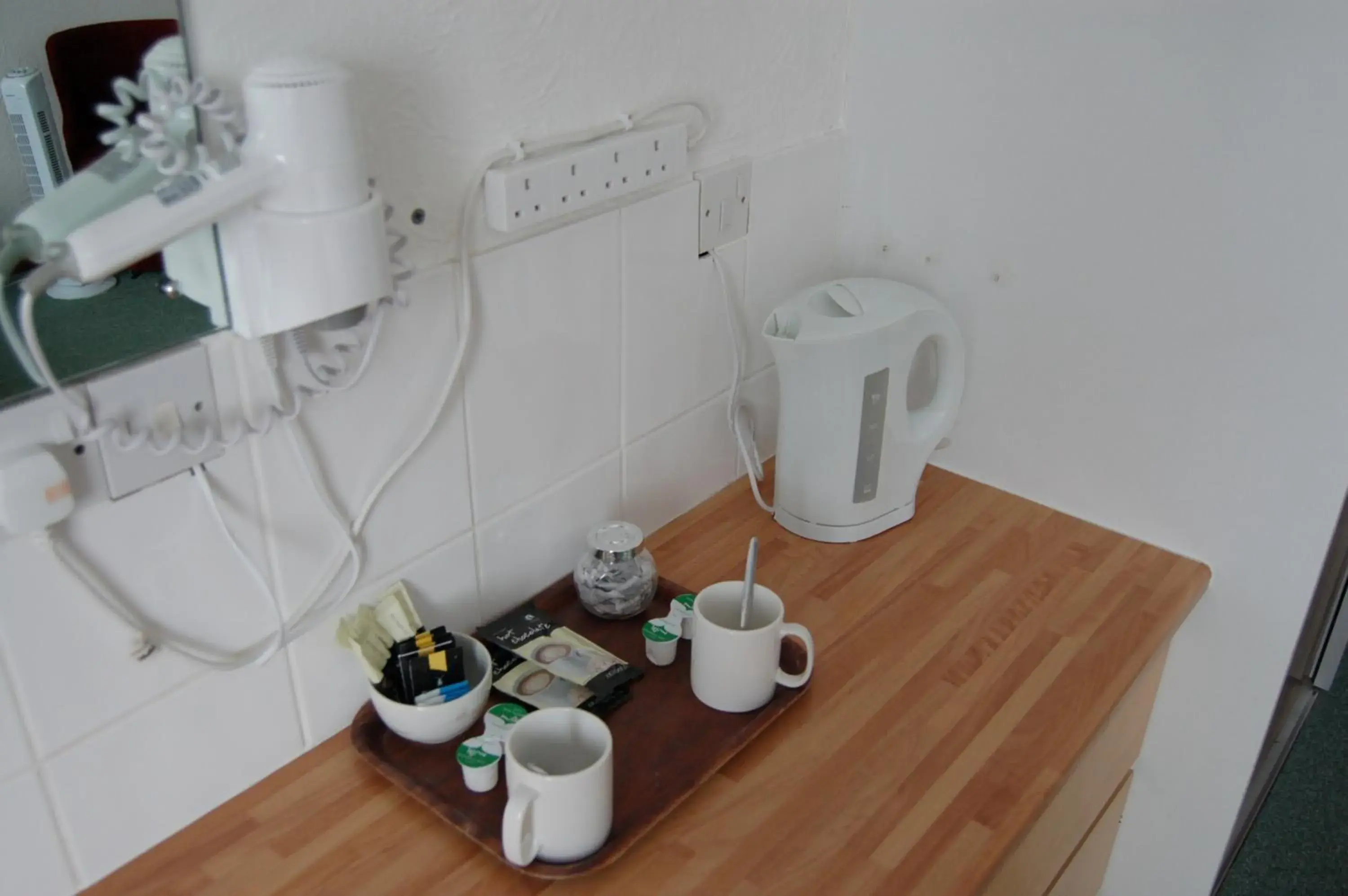 Double Room with Four Poster Bed in The Wight Double Room with Four Poster Bed in The Wight