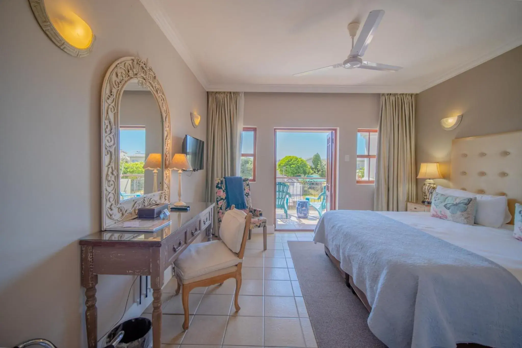 Double or Twin Room with Balcony in The Mandyville Jeffreys Bay Double or Twin Room with Balcony in The Mandyville Jeffreys Bay
