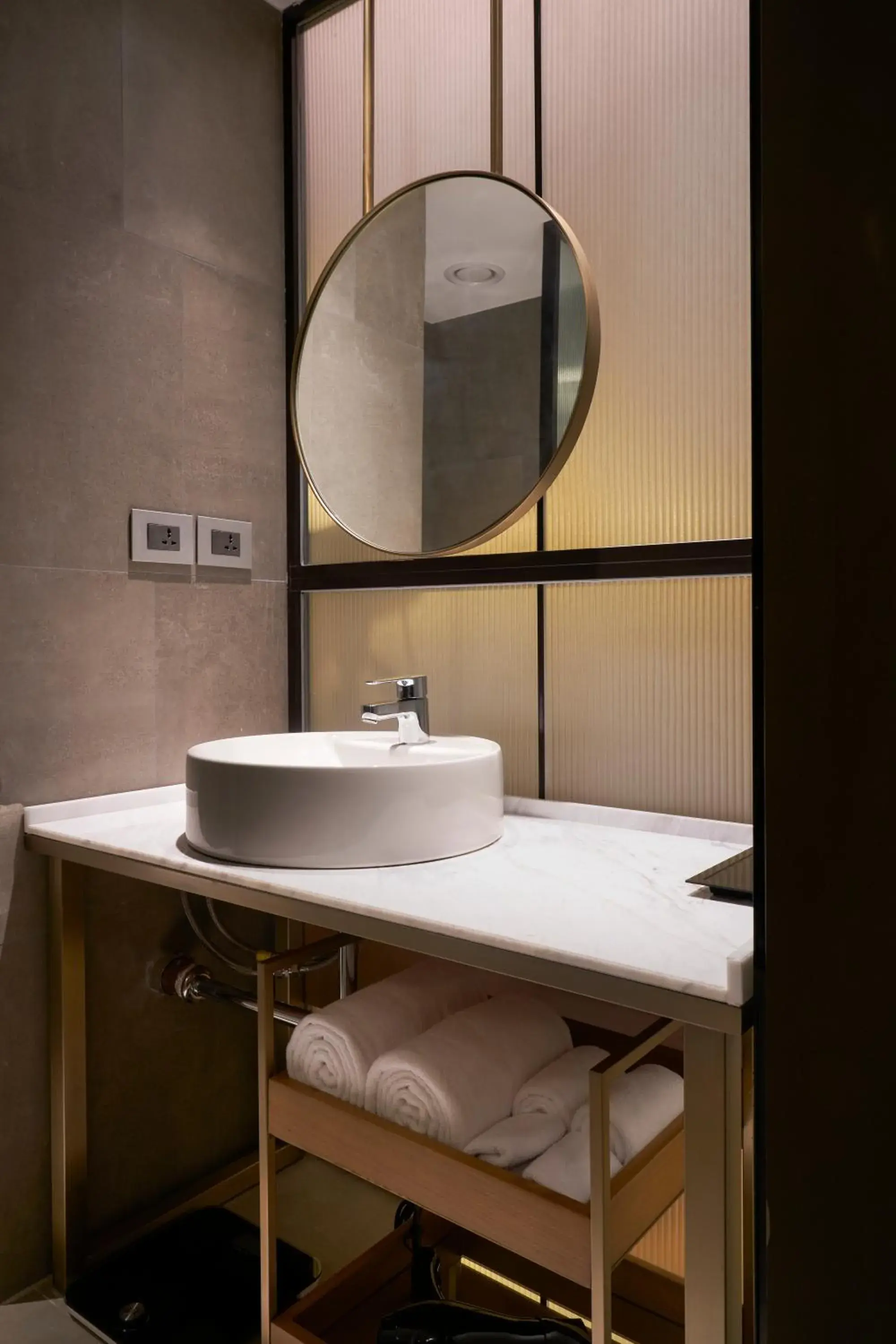 Standard King Room with Balcony - 15% discount on F&B and Spa (Selected Therapy) in Holiday Inn Goa Candolim Standard King Room with Balcony - 15% discount on F&B and Spa (Selected Therapy) in Holiday Inn Goa Candolim