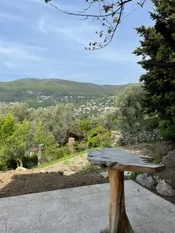 Deluxe Suite in Le Clos des Senteurs de Chateauneuf de Grasse Deluxe Suite in Le Clos des Senteurs de Chateauneuf de Grasse