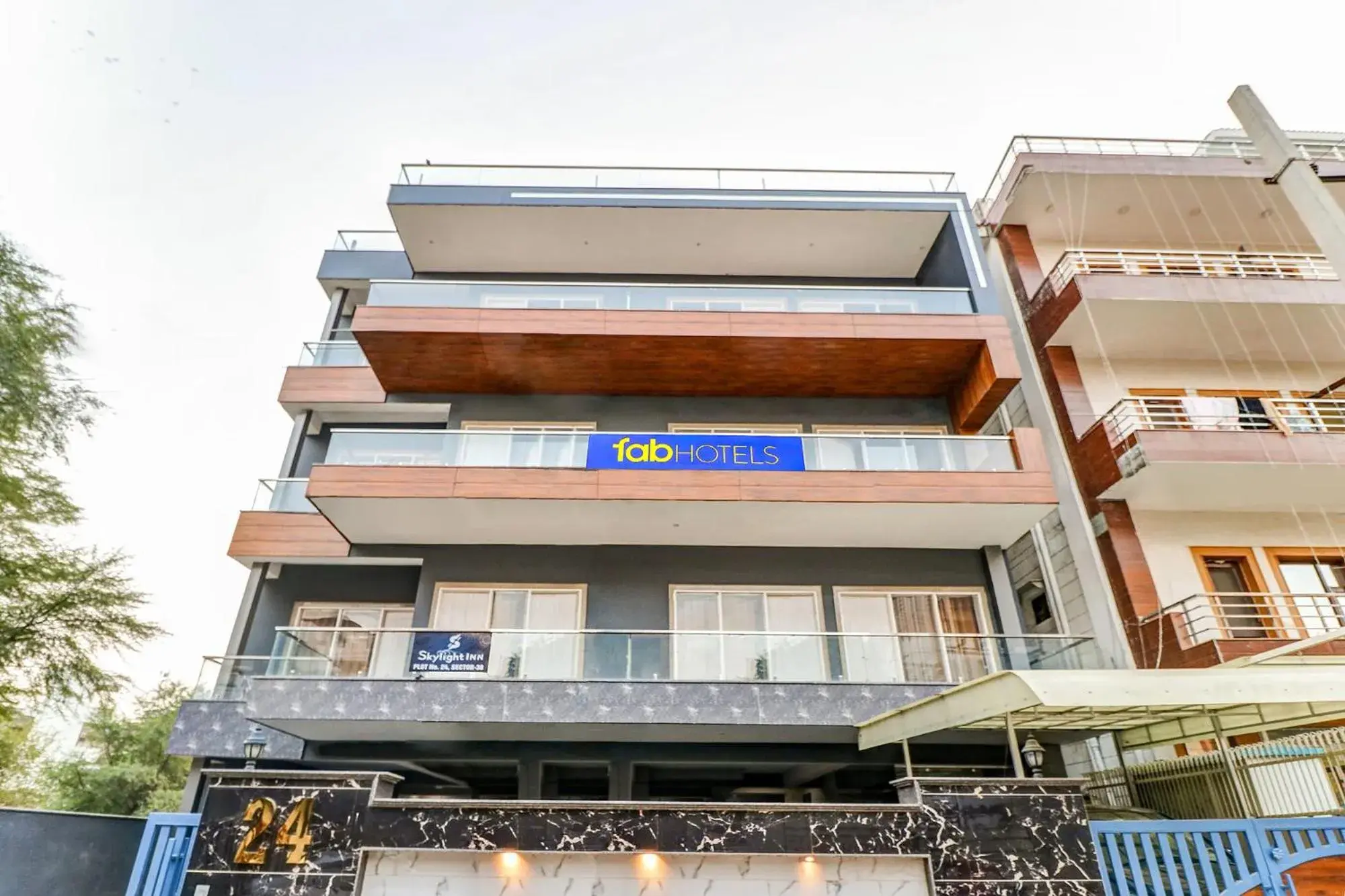 FabHotel Sky Rise Inn Near Medanta- The Medicity Hospital, Gurugram FabHotel Sky Rise Inn Near Medanta- The Medicity Hospital, Gurugram